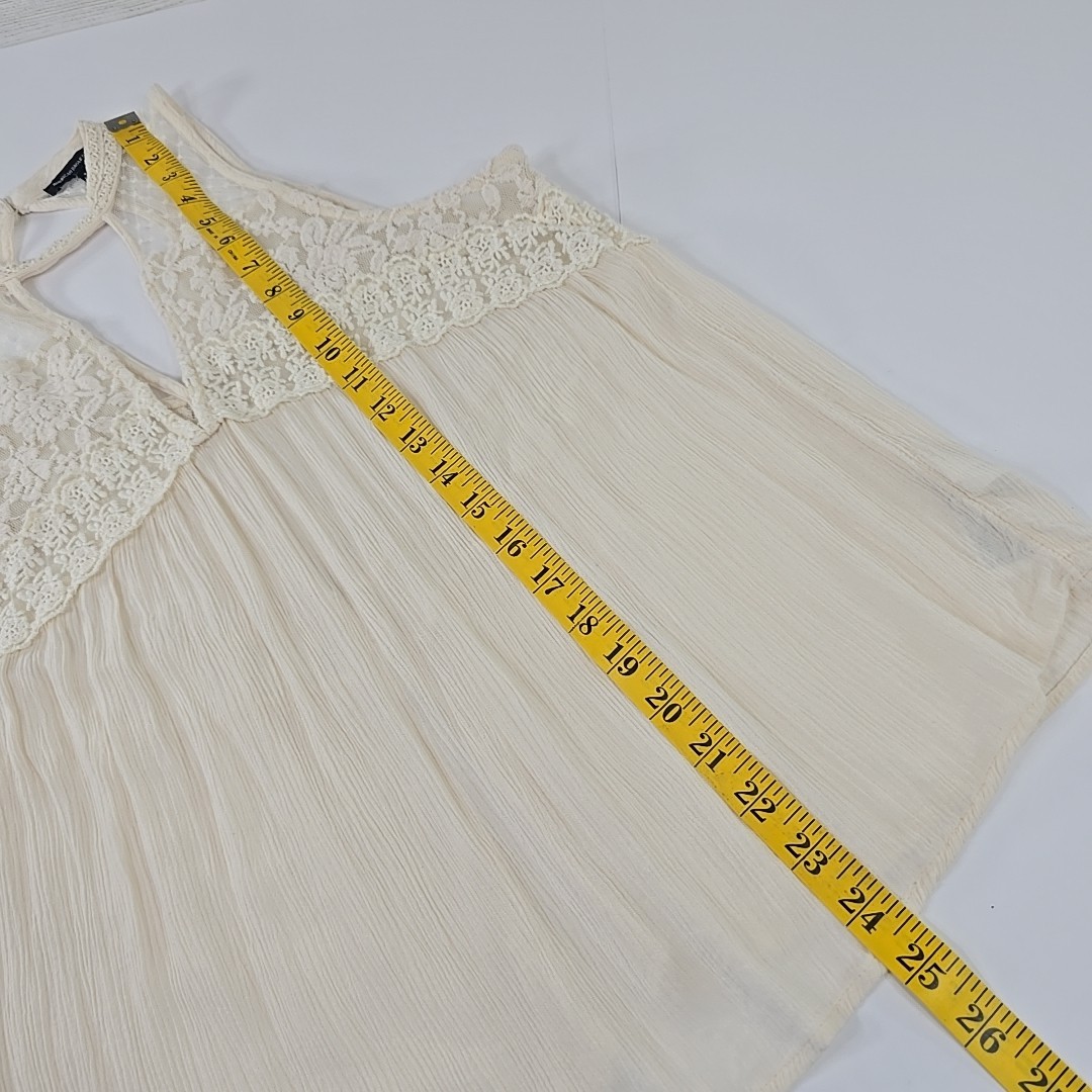 AMERICAN EAGLE BLOUSE WOMEN’S SIZE SMALL SHEER LACE TOP IN CREAM COLOR *STAIN*..