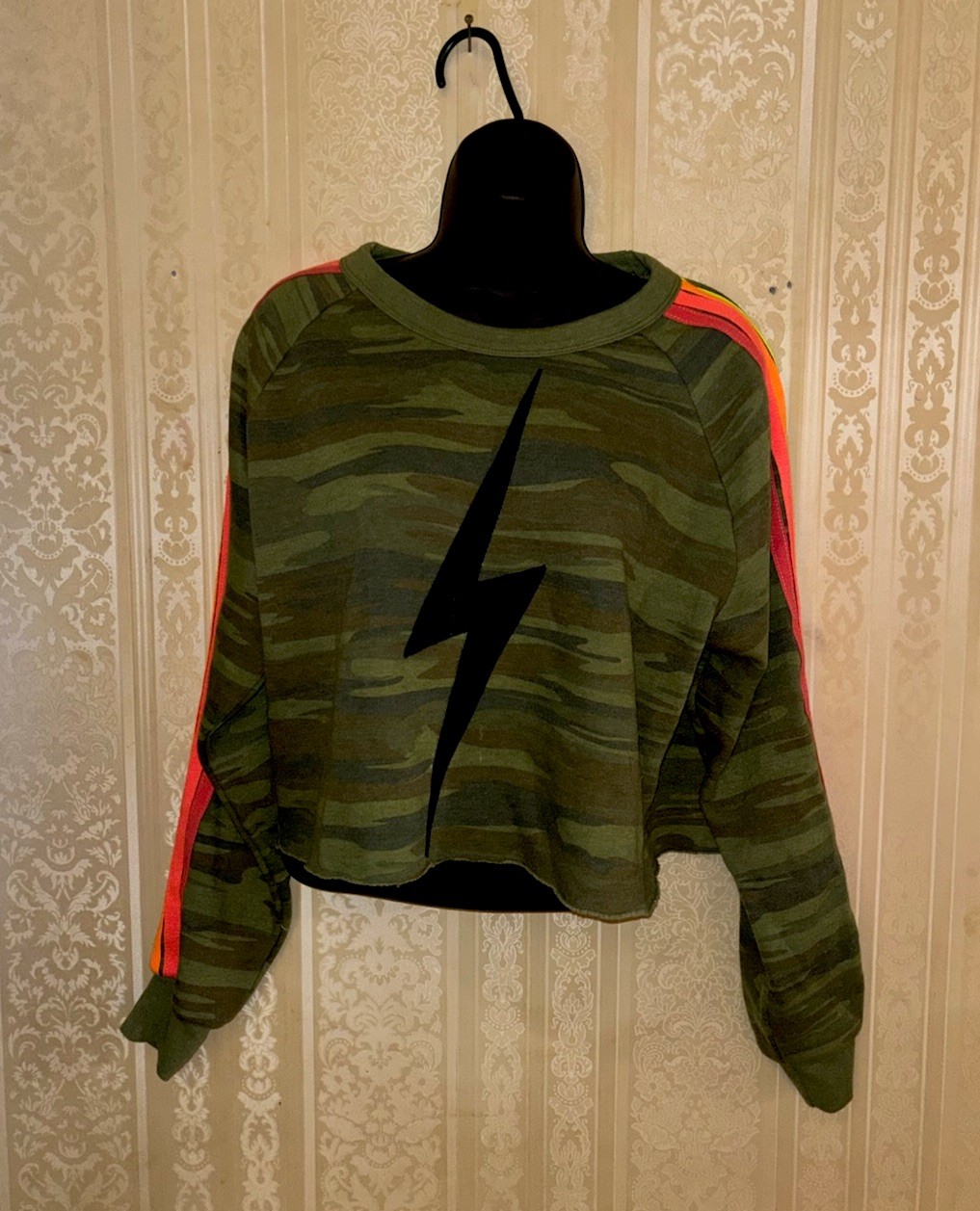 Women’s Medium Aviator Nation Camo Neon 4 Stripe Cropped Crew neck Sweatshirt