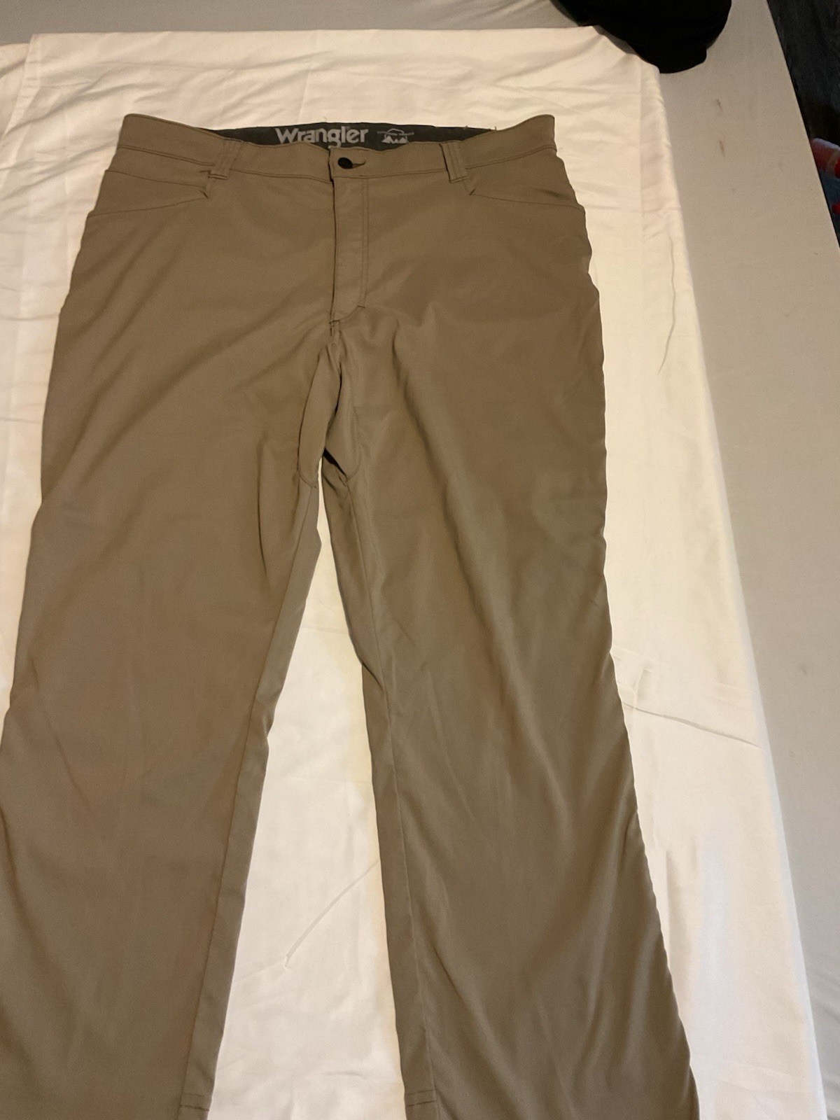 Wrangler Outdoor Series Beige Pants Men’s 40W Slim Straight Stretch Pockets A30