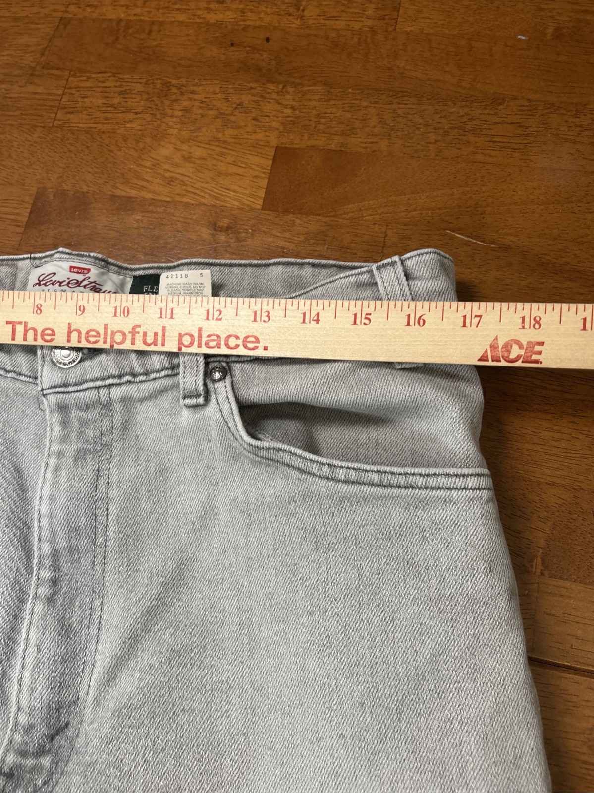 Vintage Levi’s 540 Jeans Men’s Size 36×30 Gray Flex Denim Brown Tab 90s