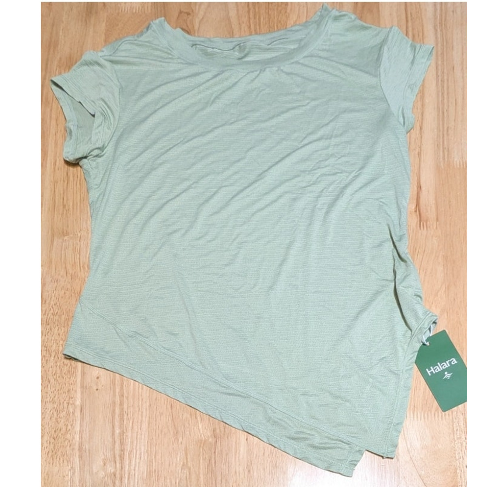 HALARA Sheer Jacquard Asymmetric Hem Top XS Quick Dry Workout NWT Light Green