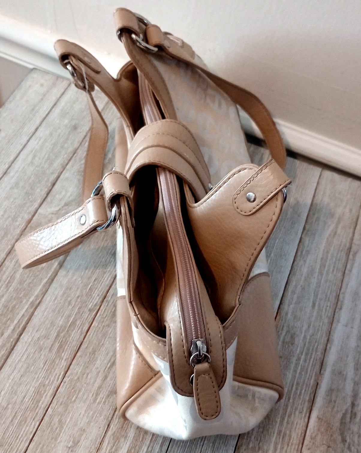 Etienne Aigner Women’s Brown Leather Accents Strap Bag Zipper Purse