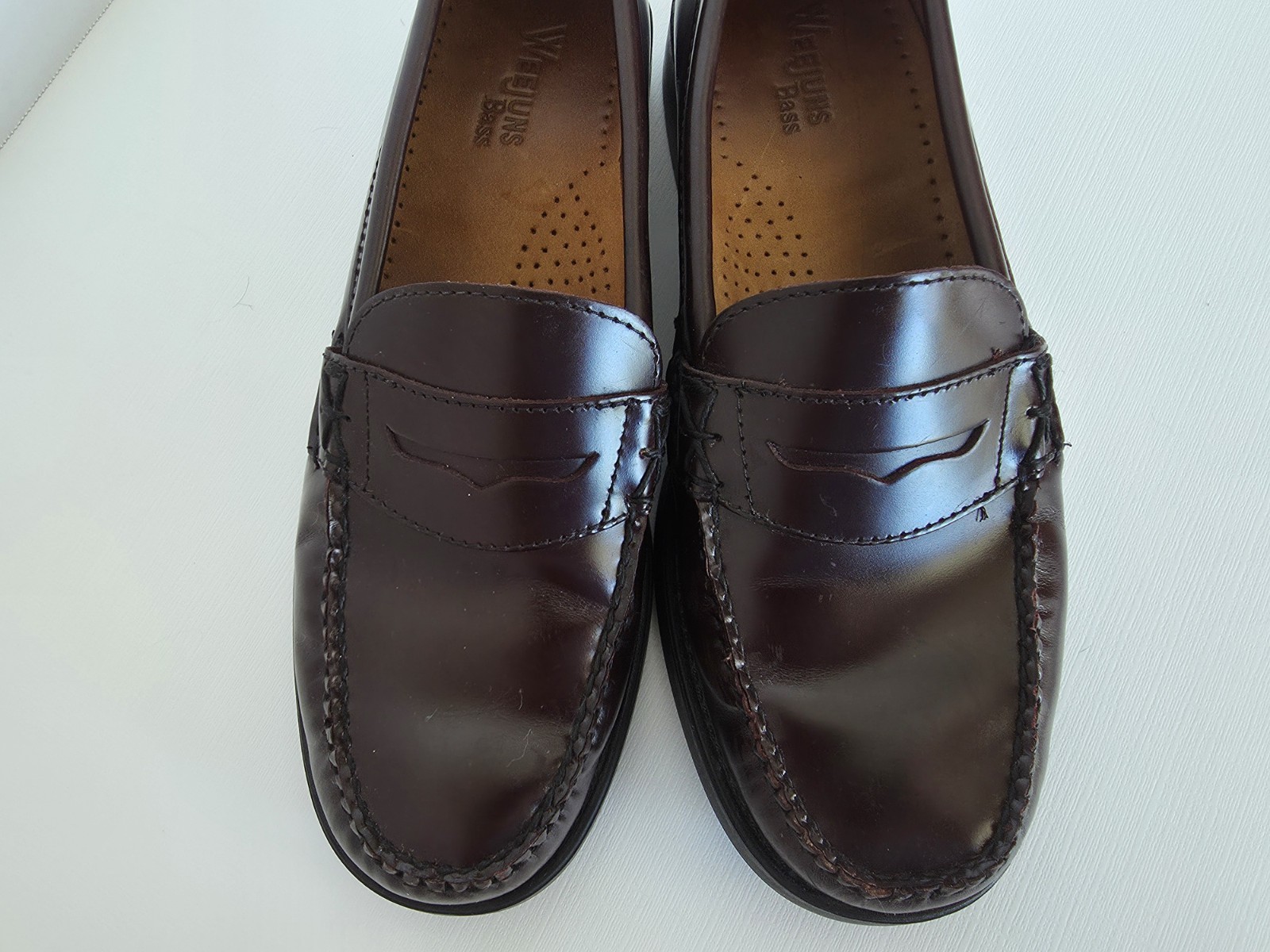 GORGEOUS Bass Weejuns Womens Penny Loafers Shoes 9M Katherine II Burgundy EUC!