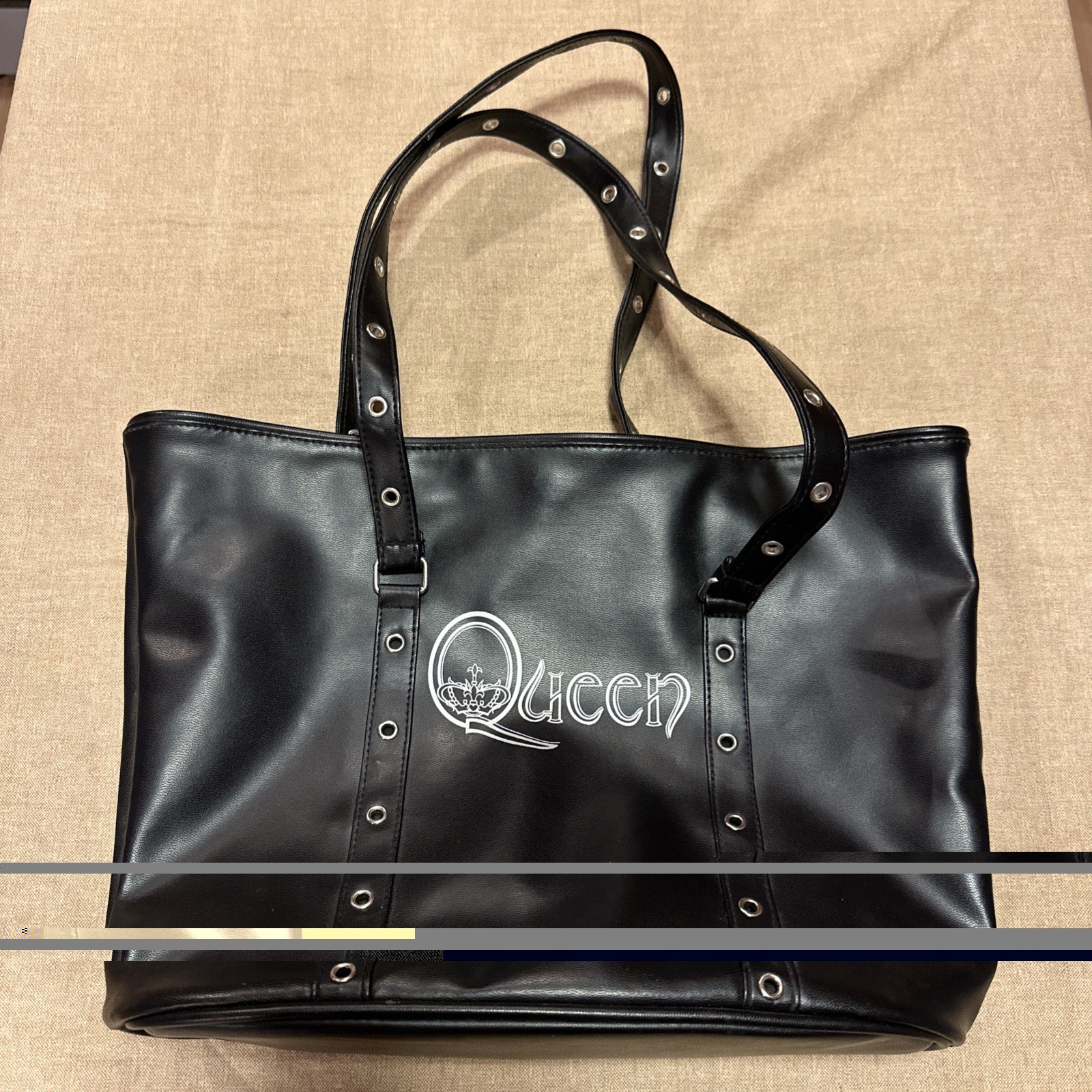 RARE Queen Band x We Will Rock You Limited Run Studded Purse w Logo Lining. NWOT