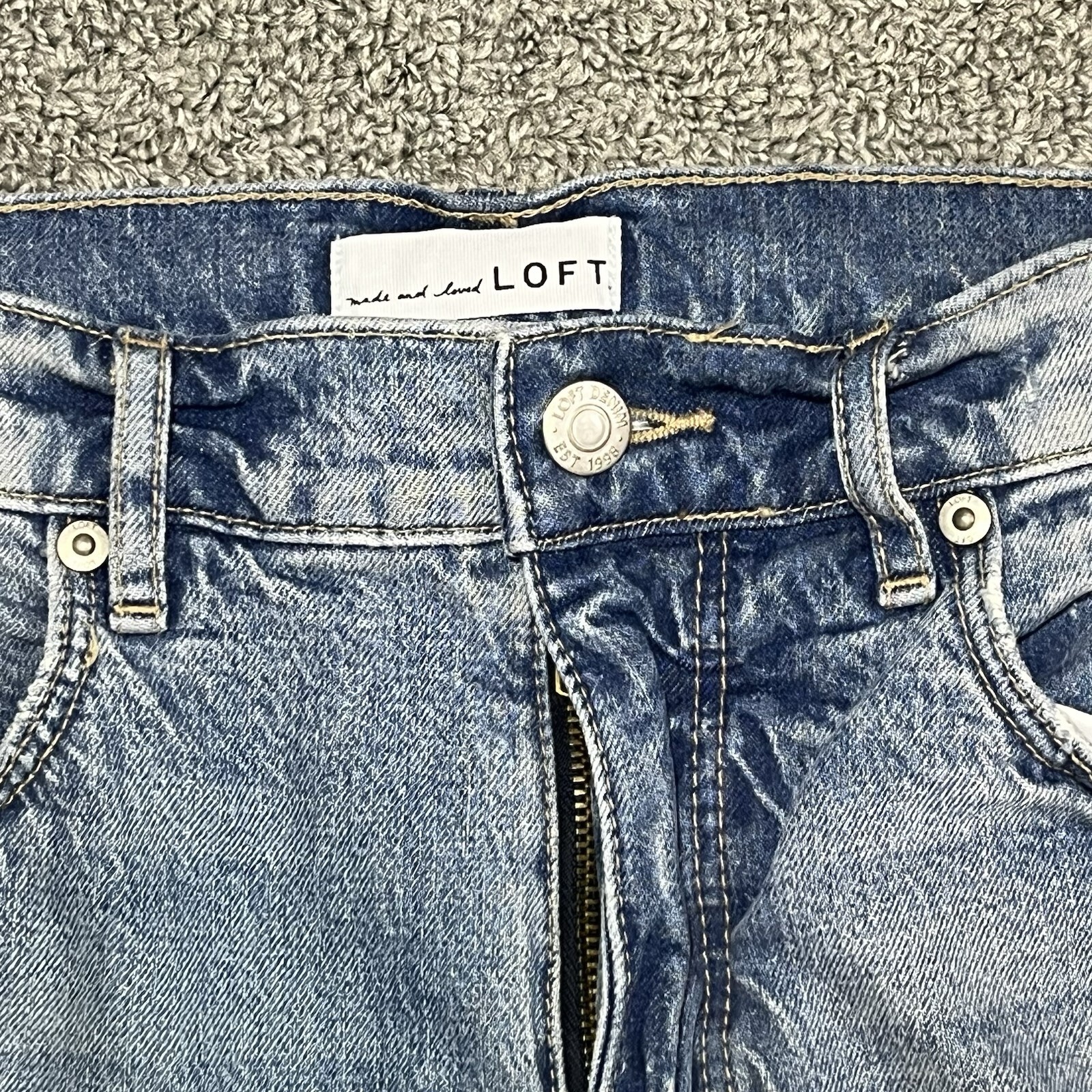 LOFT The Straight Crop Jeans Size 26/2 Blue Denim Distressed Fringe Frayed Hems