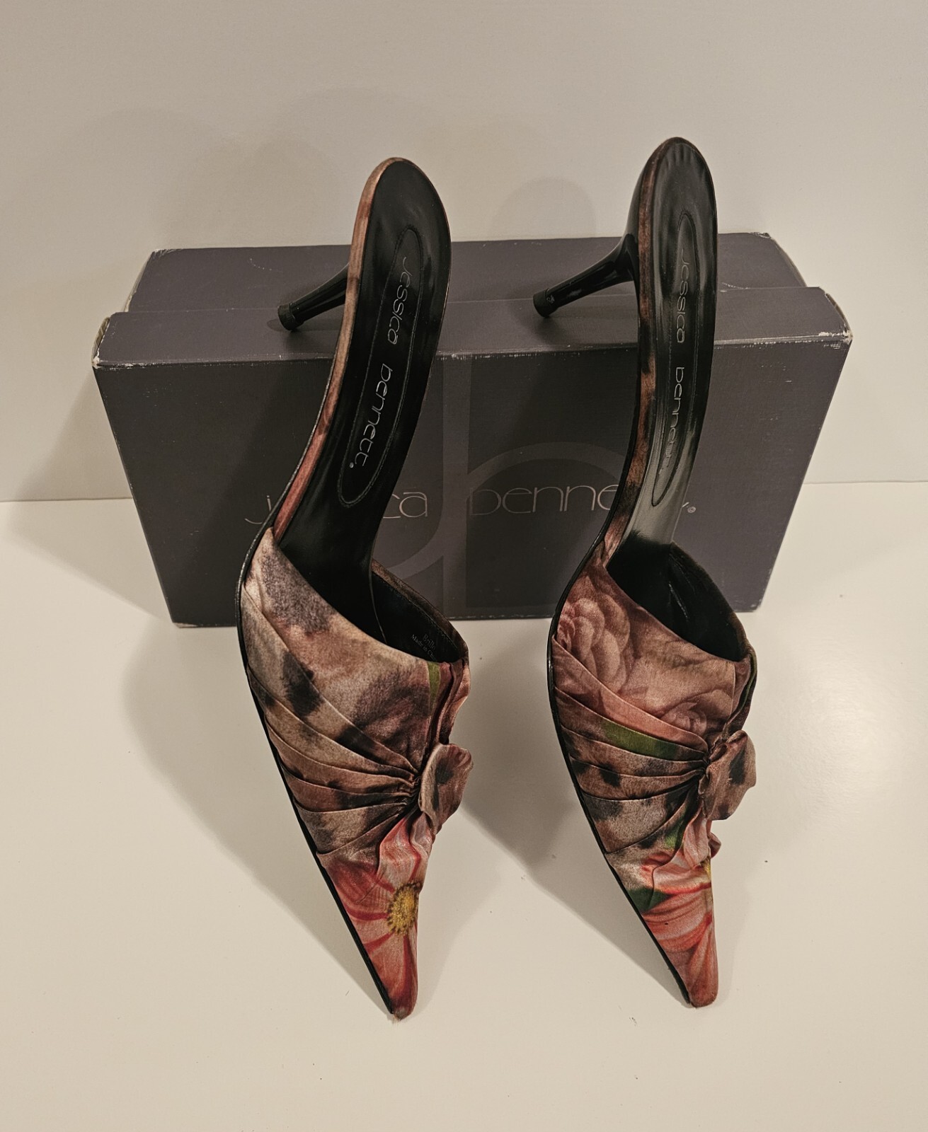 Jessica Bennett Brown Silk Kitten Heel Mules w/Floral Design ITALY 12M.
