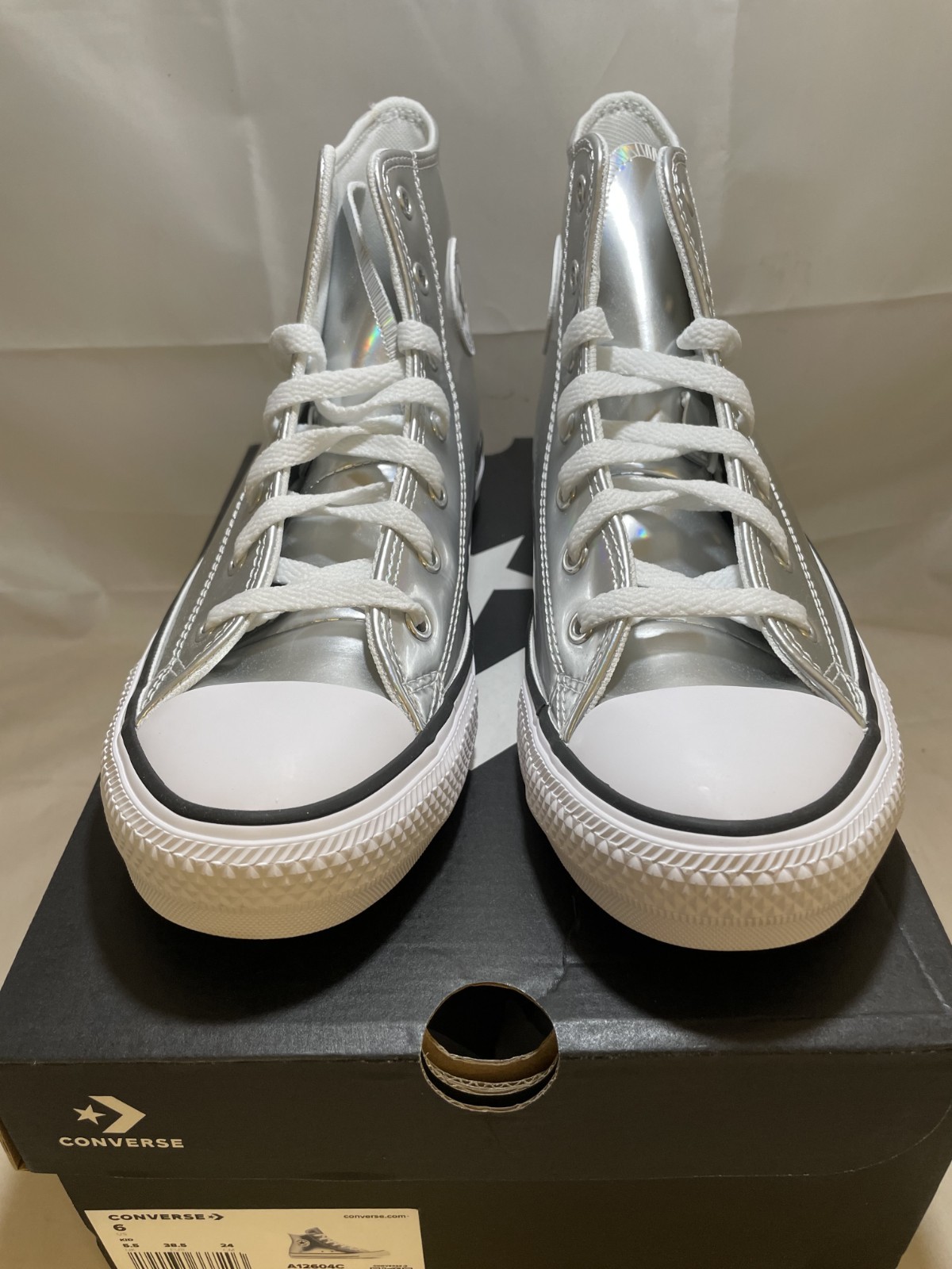 NEW Converse A12604C CTAS HI Youth Sneaker Metallic Silver White Silver Size