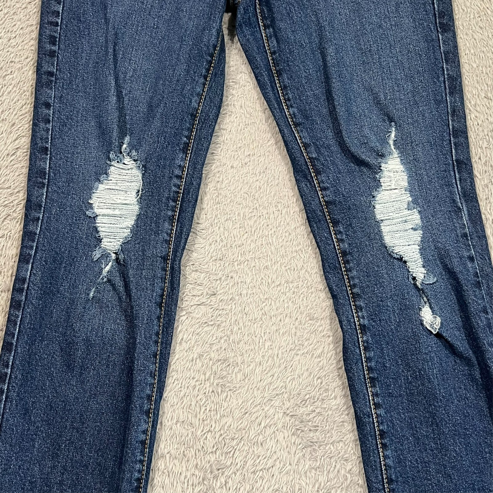 Universal Thread Jeans High Rise Slim Straight Distressed Dark Wash Womens 2/26R