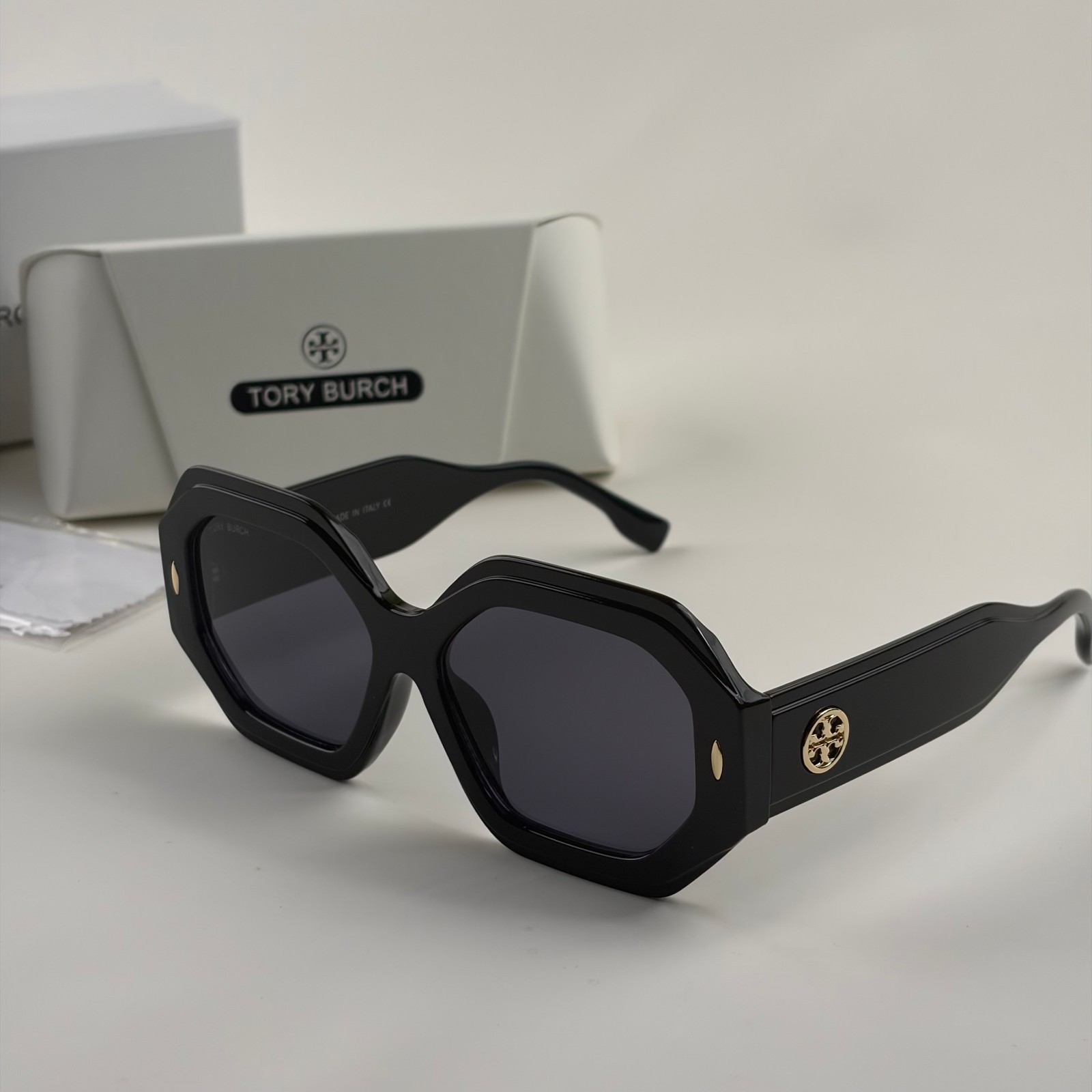 New In Box – Tory Burch Oversized Geometric Sunglasses Black Retro Square 52mm
