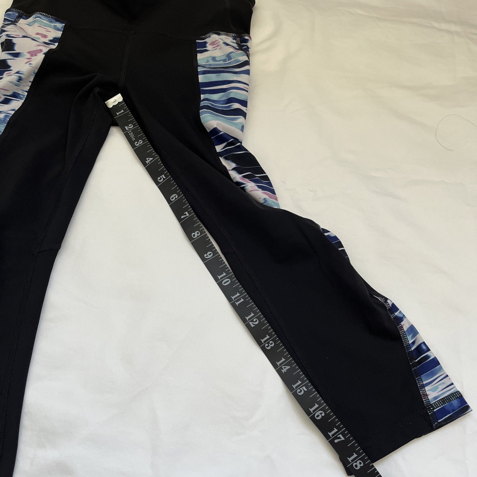 GapFit Leggings Womens XS Petite Capri Cherry Blossom Sculpt Compression