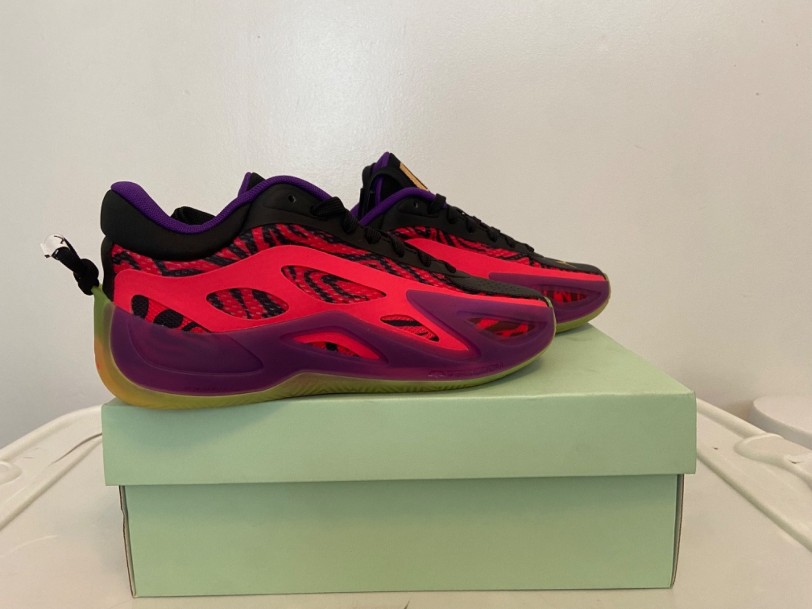 Nike Jordan Heir Series 2 Basketball Shoes. Woman size 7/ Men’s size 5.5