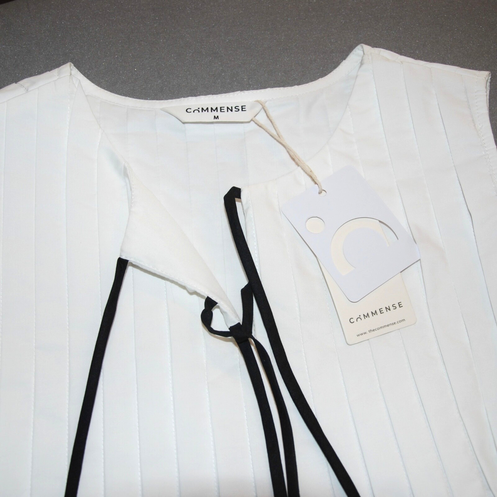 NWT COMMENSE Women’s Medium White Tie Front Pleated Top Blouse