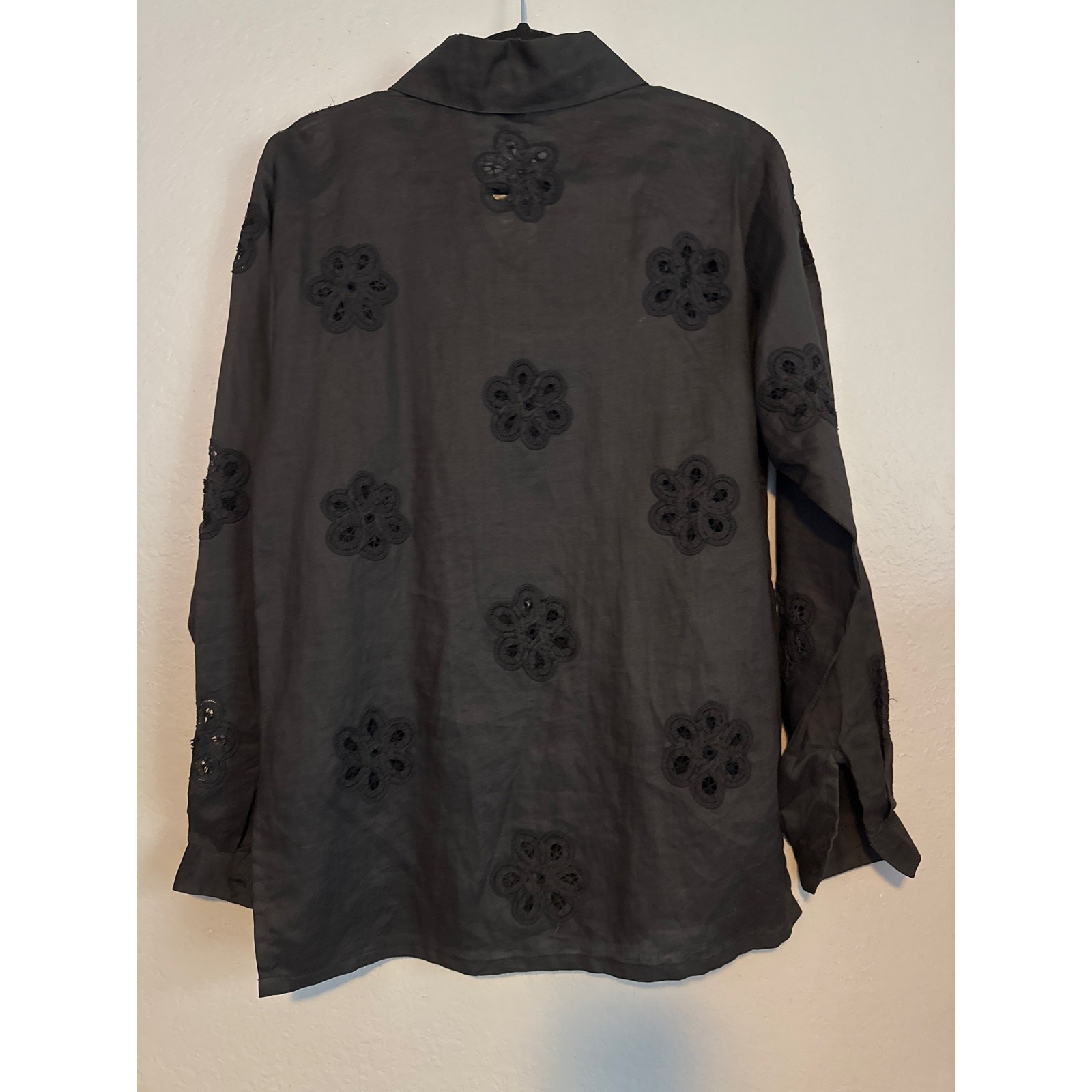 Vintage Embroidered Button Down Blouse Black Dark Floral Womens Small 100% Ramie