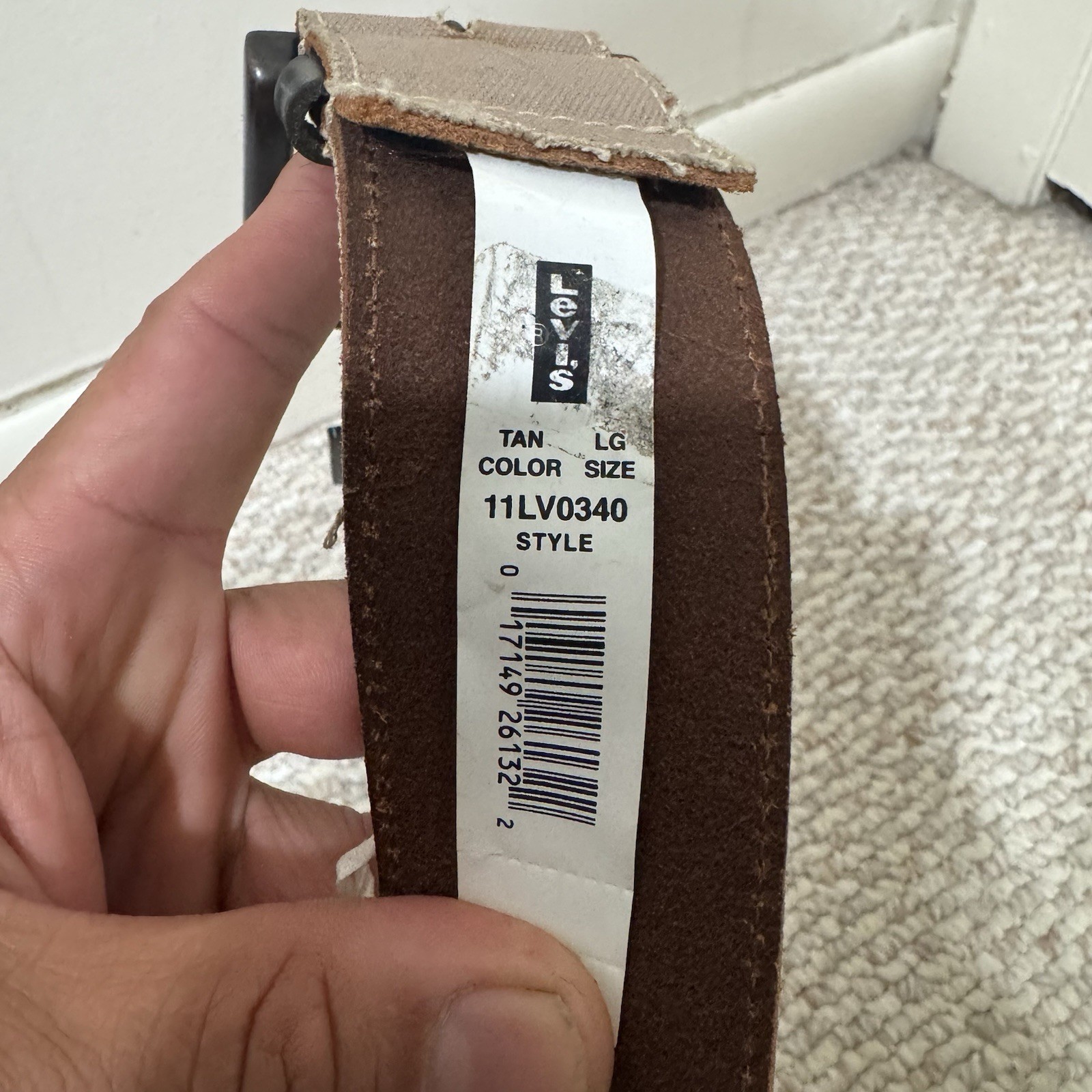 Levi’s Canvas Tan Leather Brown Tribal Reversible Etched Large L 38 – 40 – NWT
