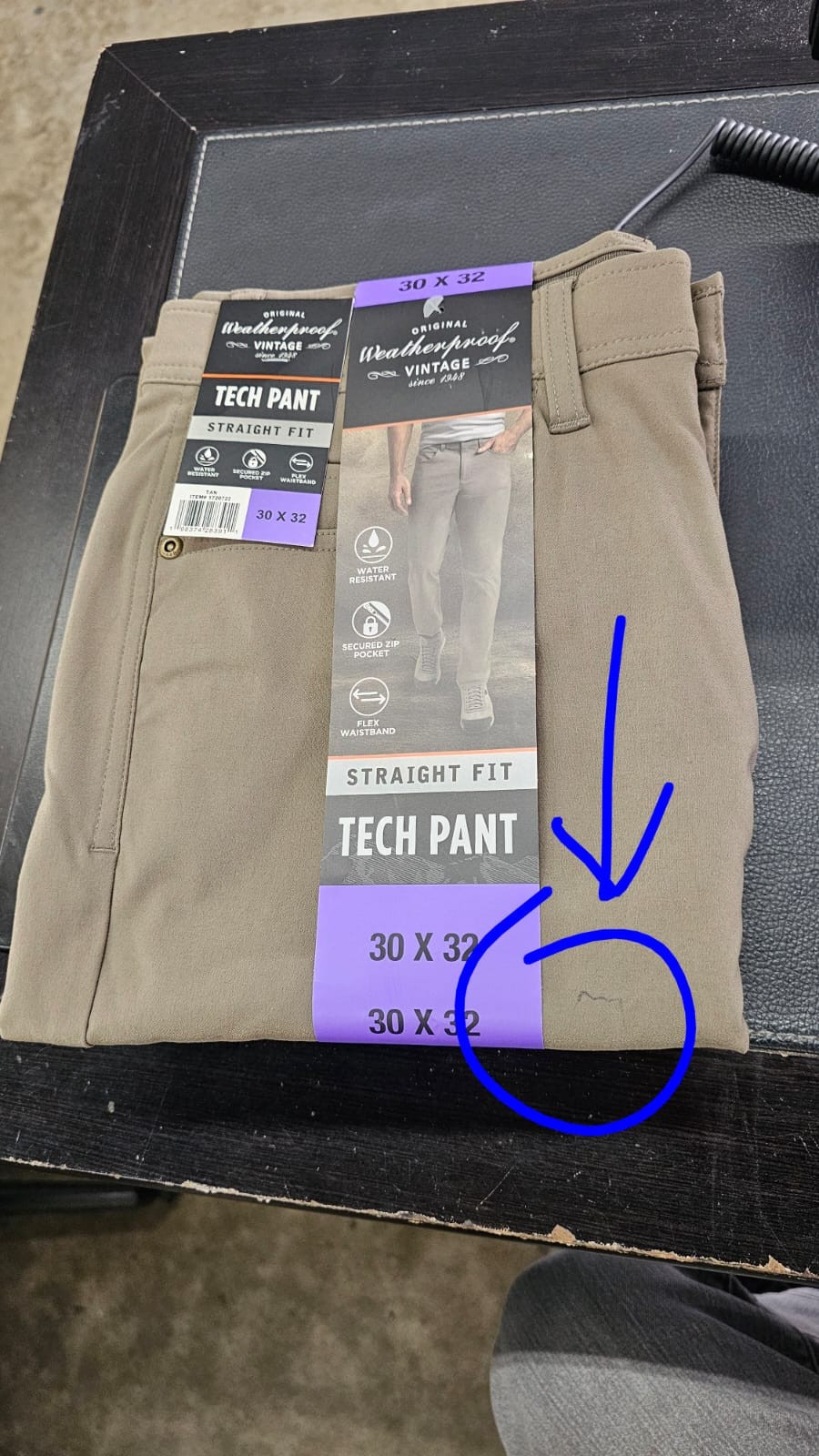 Weatherproof Vintage Men’s Tech Pants – Water-Resistant, Tan Size 30×32 – Stain