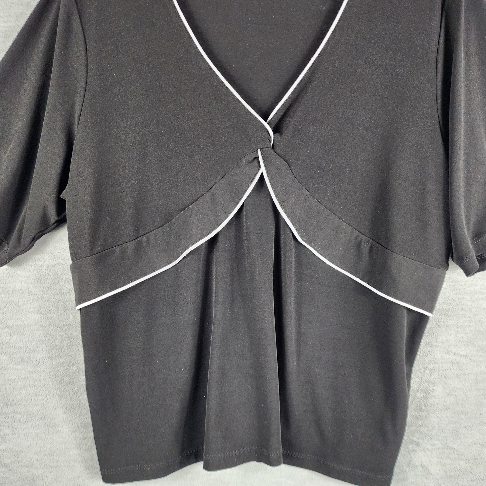 Requirements Blouse Womens 1X Black V Neck Contrast Trim Short Sleeve Top