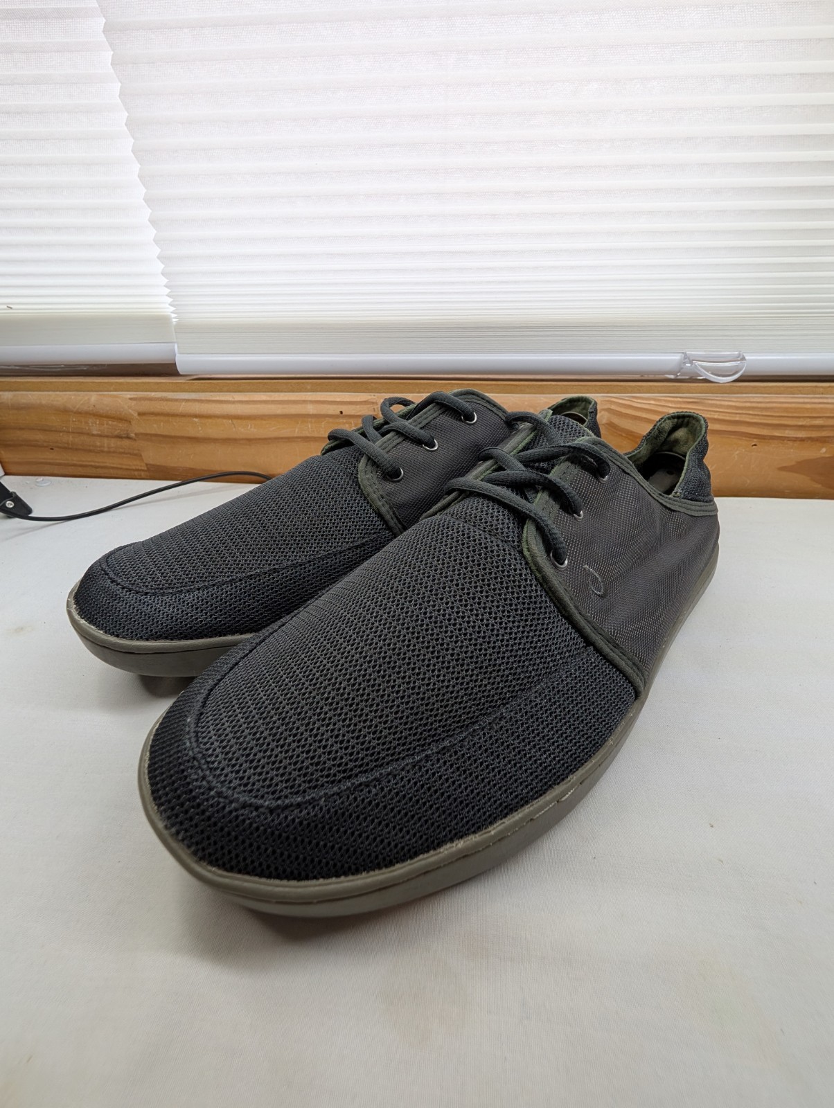 ​OluKai Nohea Lace Mesh Men’s Size 11 Charcoal Gray Green Casual Walking Shoes