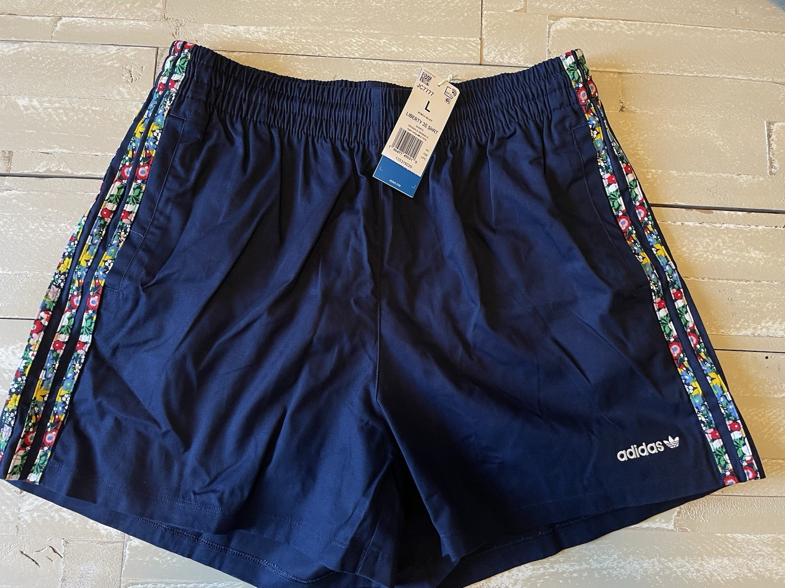 Adidas Originals x Liberty London Floral Striped Blue Shorts JC7777 Size LARGE