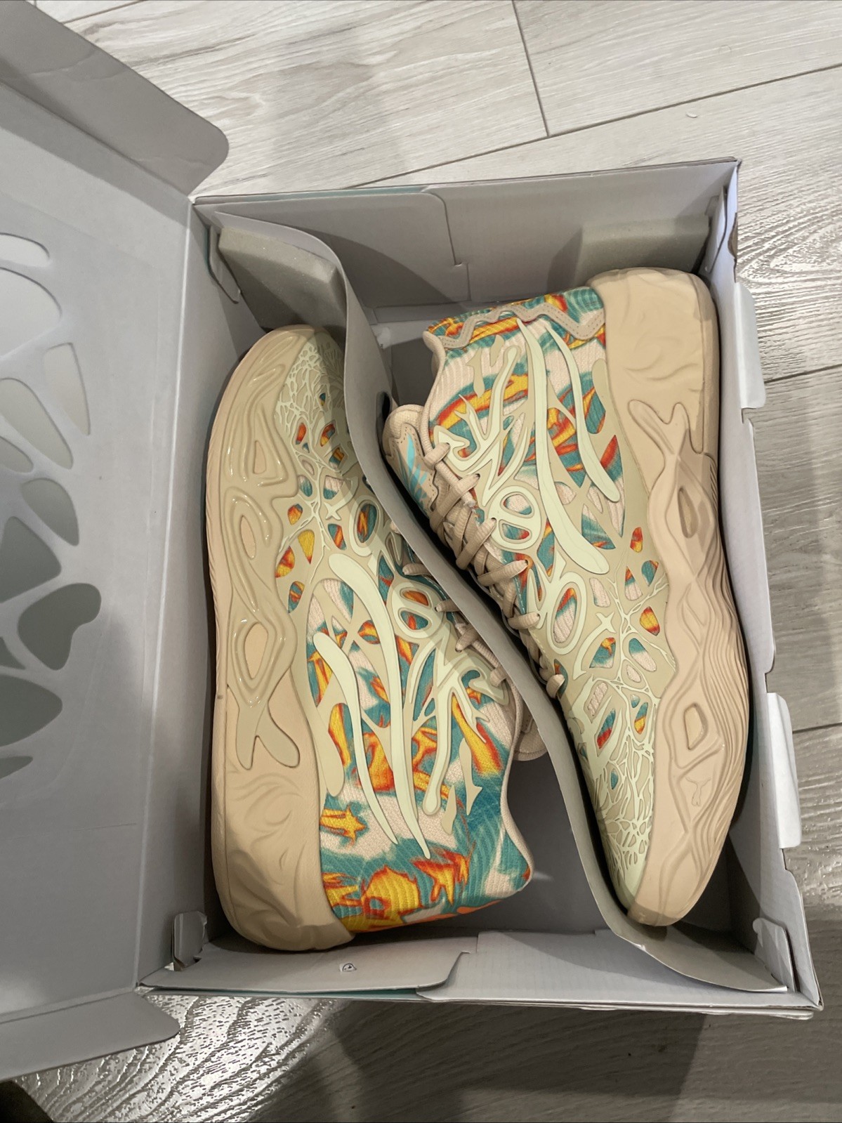 MB 4 Size 13 PUMA Flare Men’s Basketball