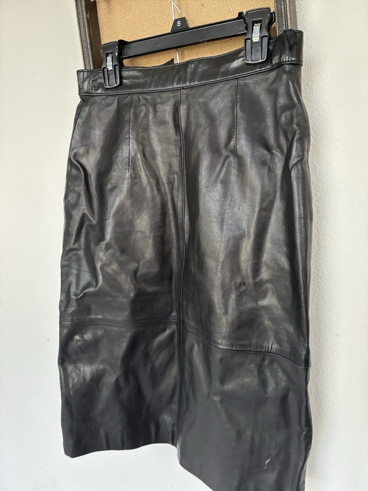 Verducci Black Solid Leather Pencil Skirt Lined Slit Button Closure Size 4