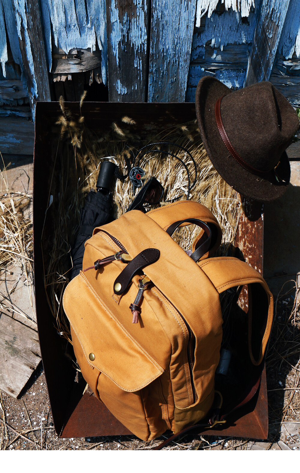 Water-repellent Heavy Wax Canvas 70307 Unisex Retro Backpack Computer Bag