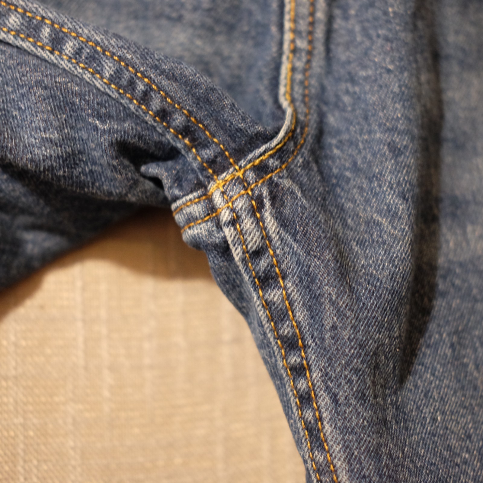 Levis 569 Jean Shorts Blue Denim Bermuda Inseam 11-1/2 in Mens W36 #A12-15