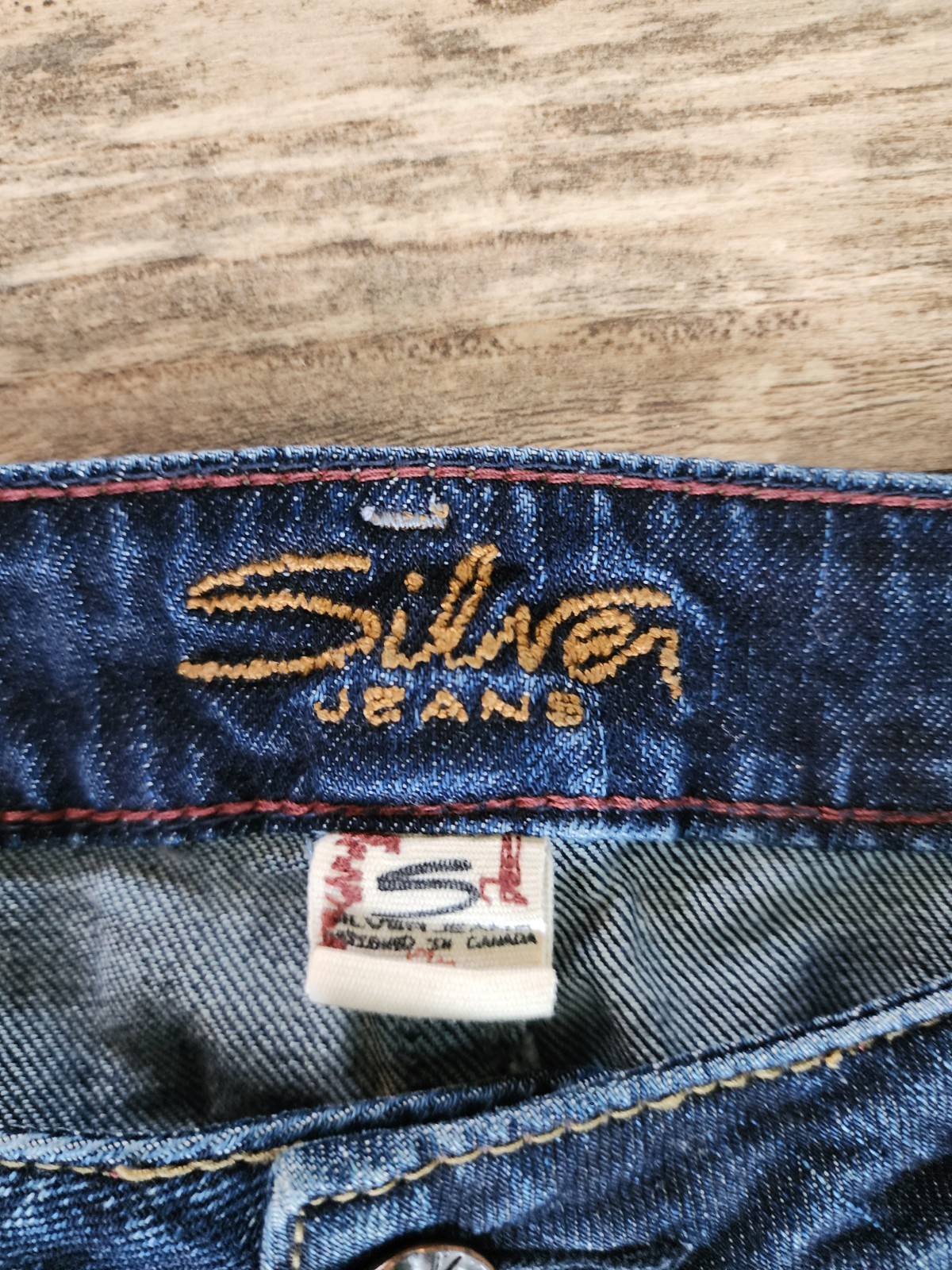 Silver Jeans Eden Flare Womens Jeans | Dark Wash Distressed | sz 31/33
