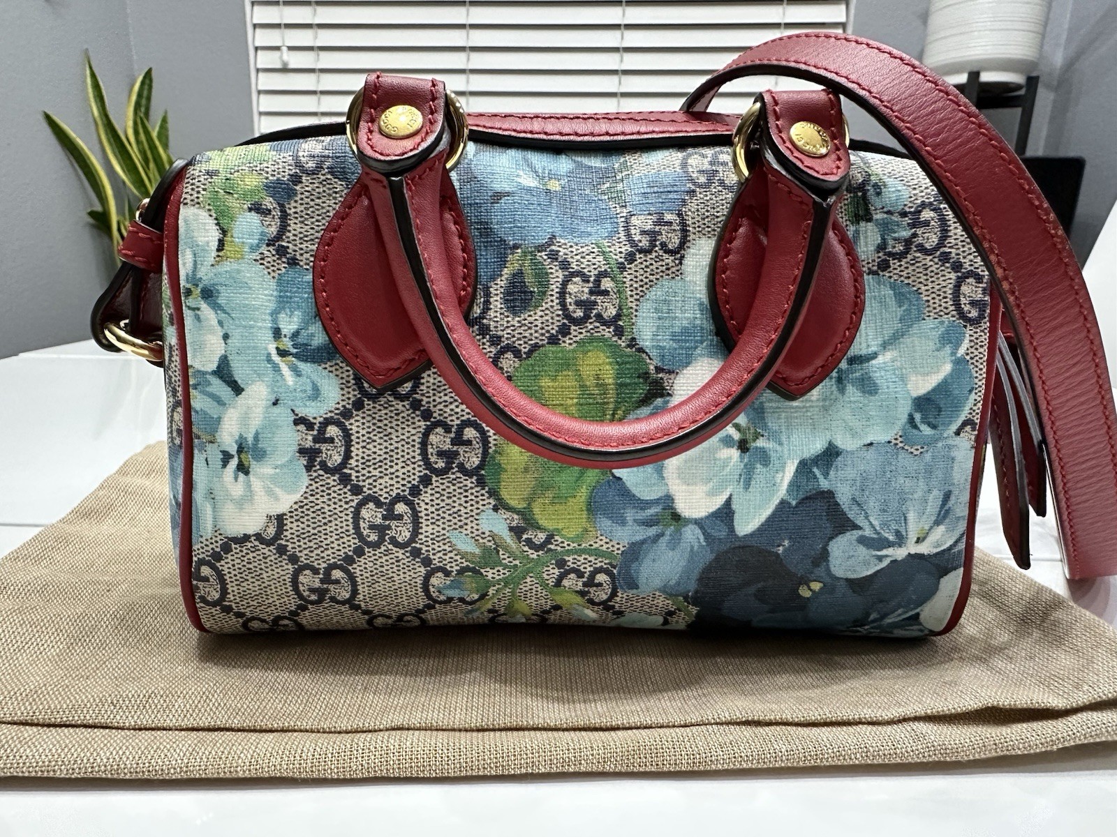 Authentic Gucci GG Supreme Monogram Blooms Mini Boston Bag Red Floral w/ Strap
