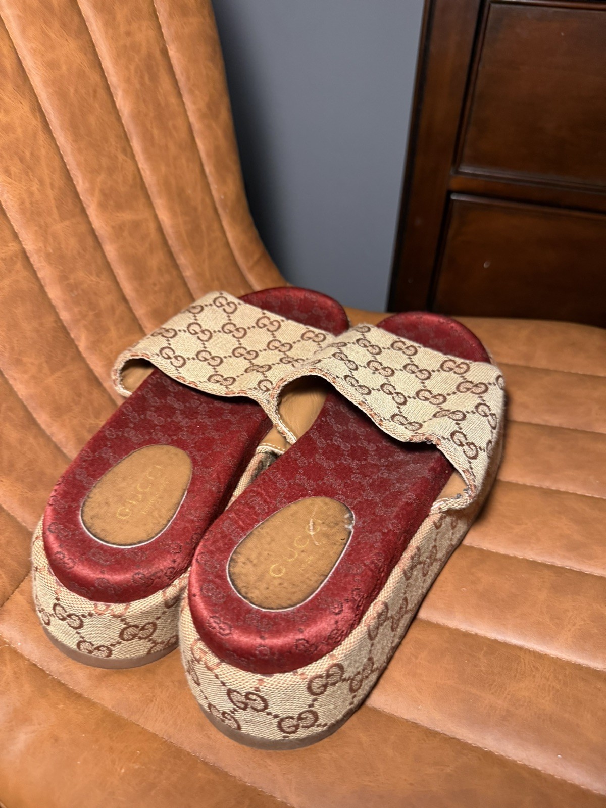 Gucci Angelina GG Supreme Platform Slide Sandals size 38