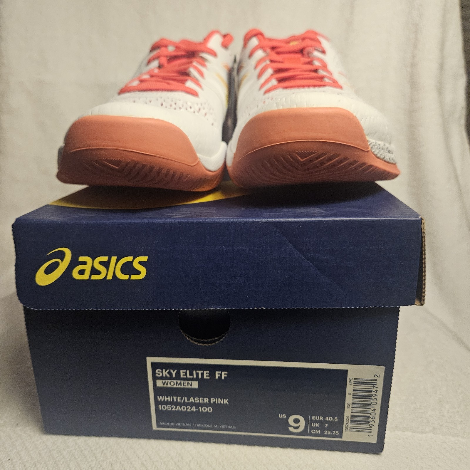 ASICS women’s Sky Elite FF Low Top Lace-Up Volleyball Sneakers White/Laser Pink
