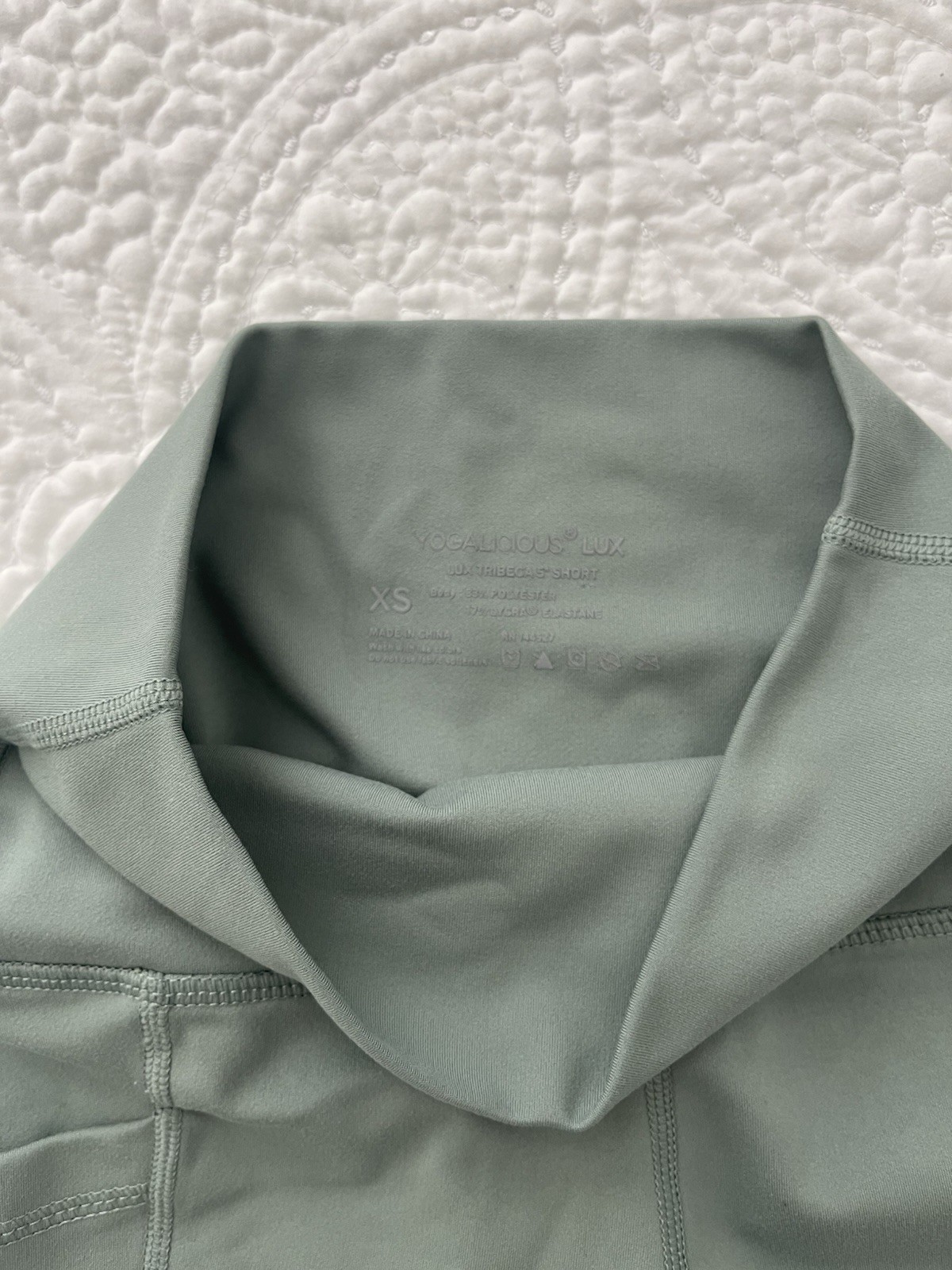Yogalicious Lux Everyday 5″ Biker Shorts XS Light Green Gray Stretch Knit