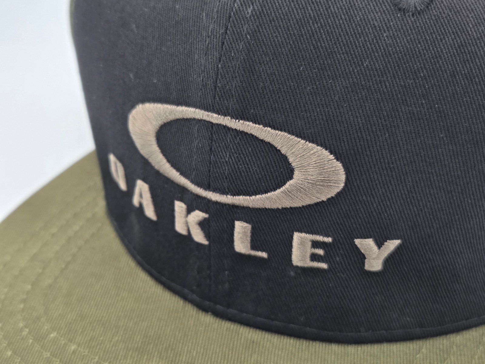 Oakley Two-Tone Army Green and Black Embroidered Logo Snapback Adjustable Hat
