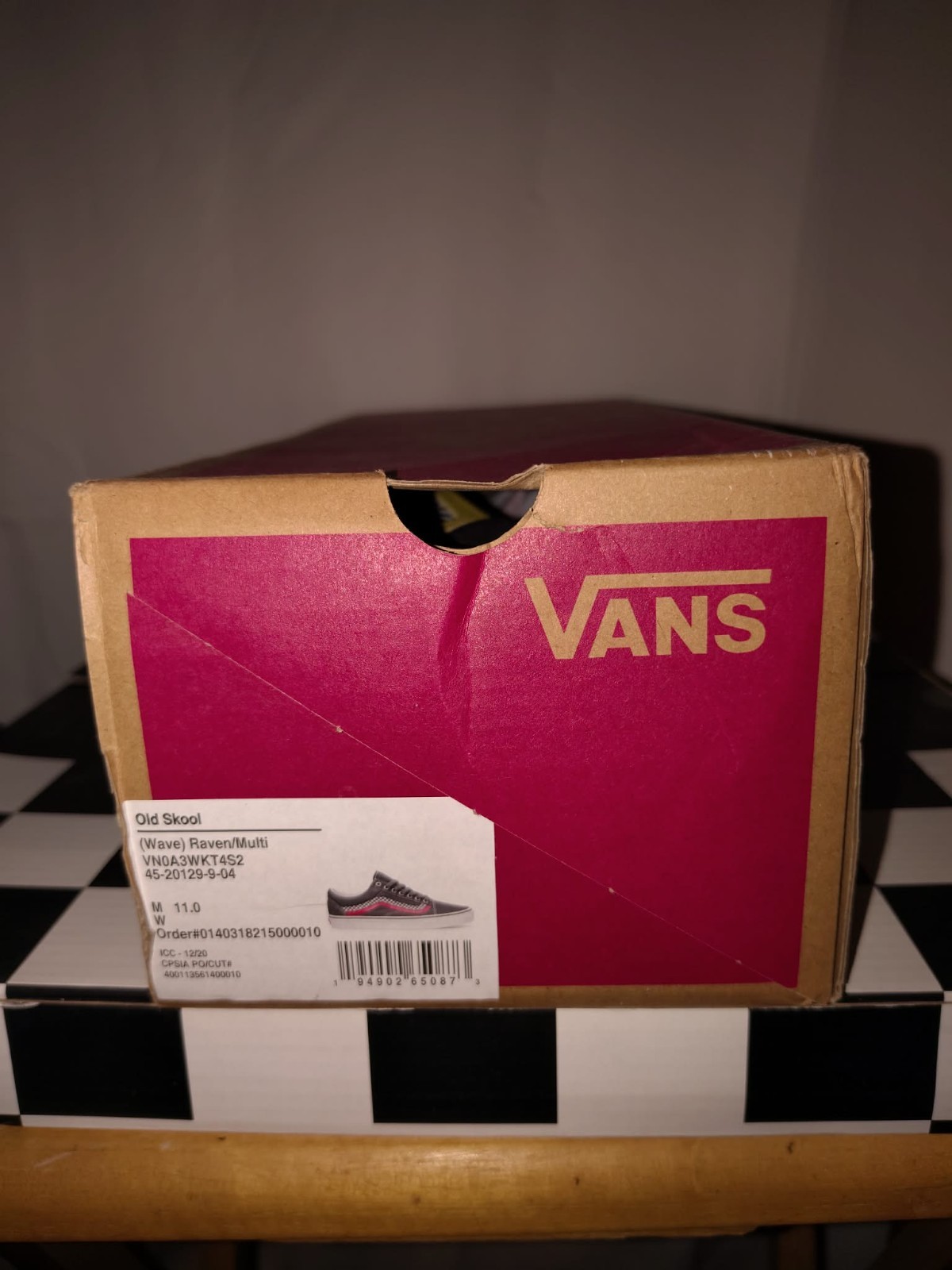 Men’s Vans Old Skool Raven/Multi Size 11 BRAND NEW IN BOX