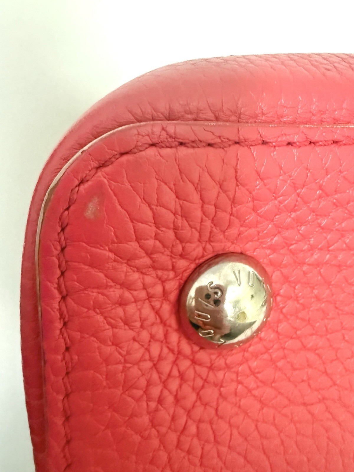 Authentic Louis Vuitton Capucines MM Taurillon Leather Top Handle Bag w/COA