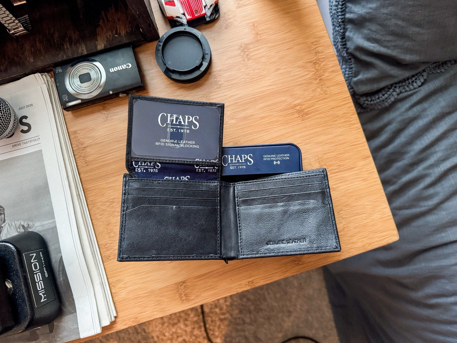 Chaps Men’s RFID Blocking Black Solid Bifold Wallet with Logo Accents