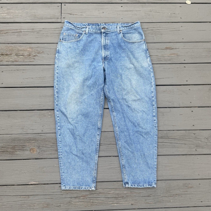 Vintage 1993 Levi’s 560 Men’s Blue Denim Jeans Loose Fit Tapered Mid Rise