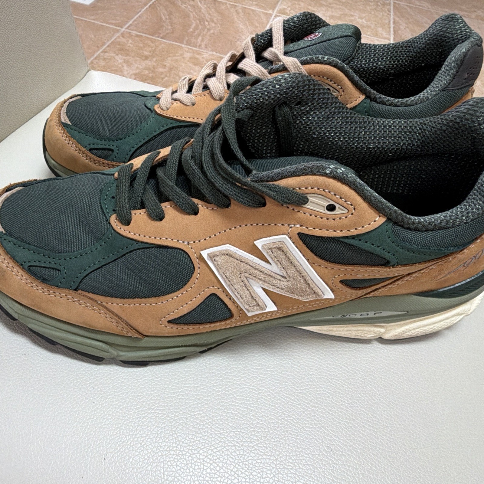 New Balance 990
