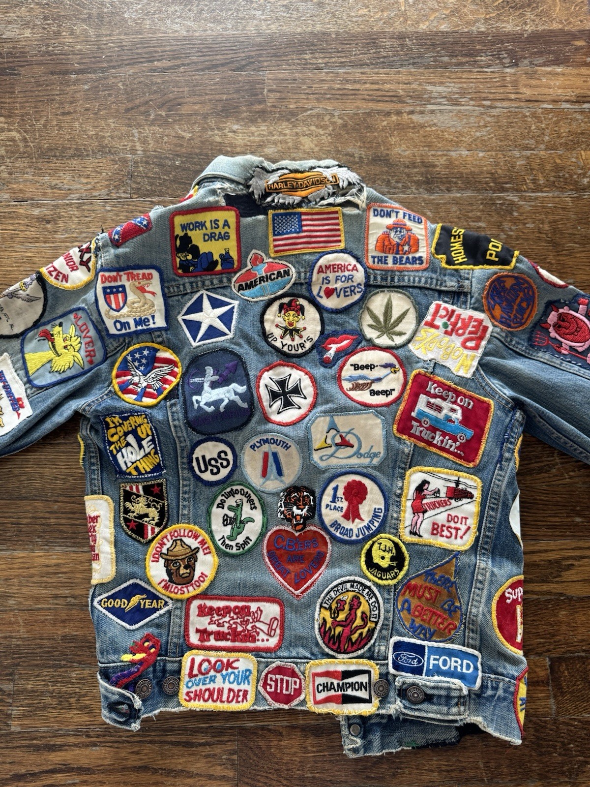 Levi’s Unisex Adults S Blue Denim Jean Jacket Embroidered Patches Button