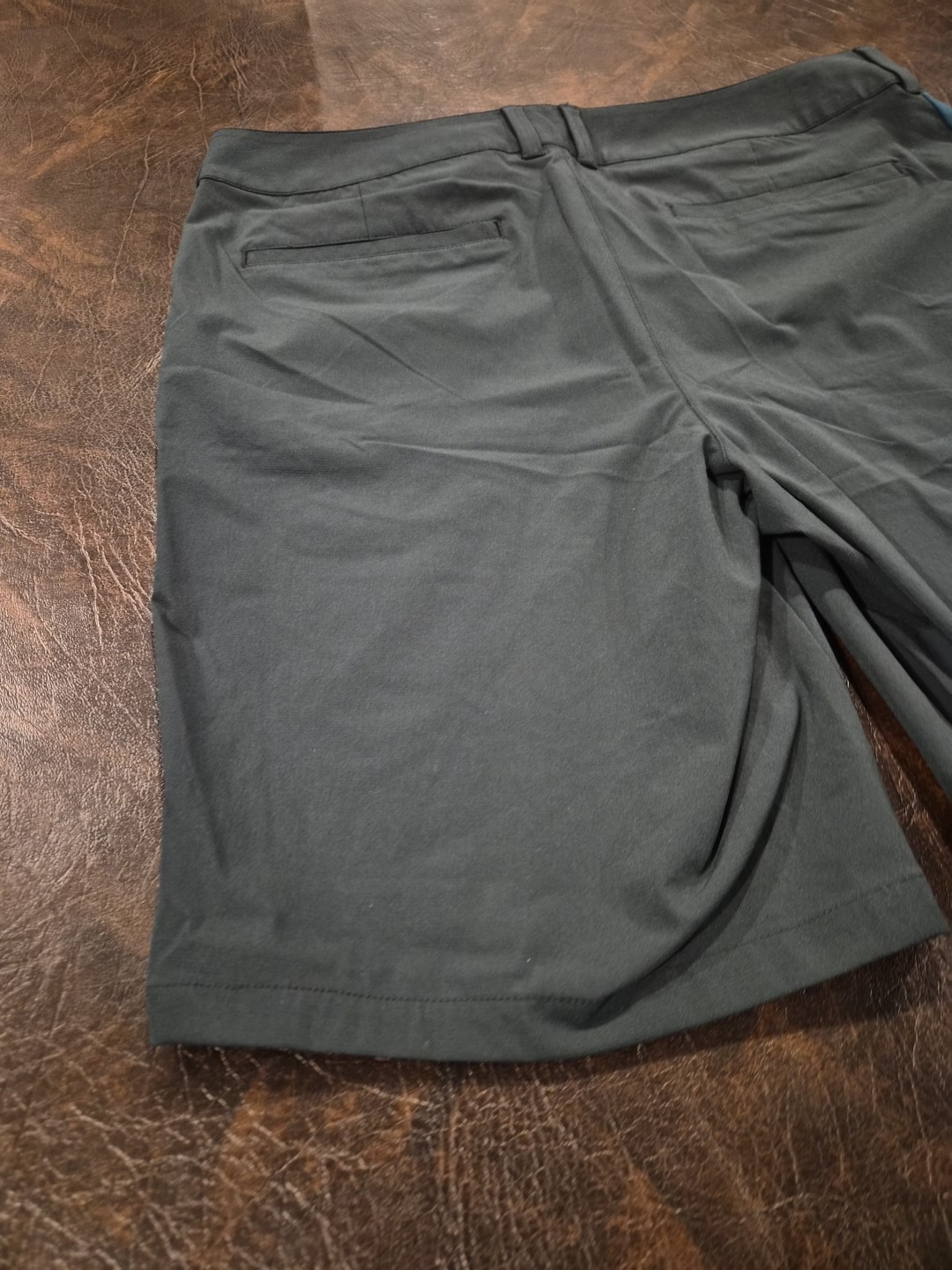 Oakley Mens Performance Fit Shorts Green 36 New With Tags B546