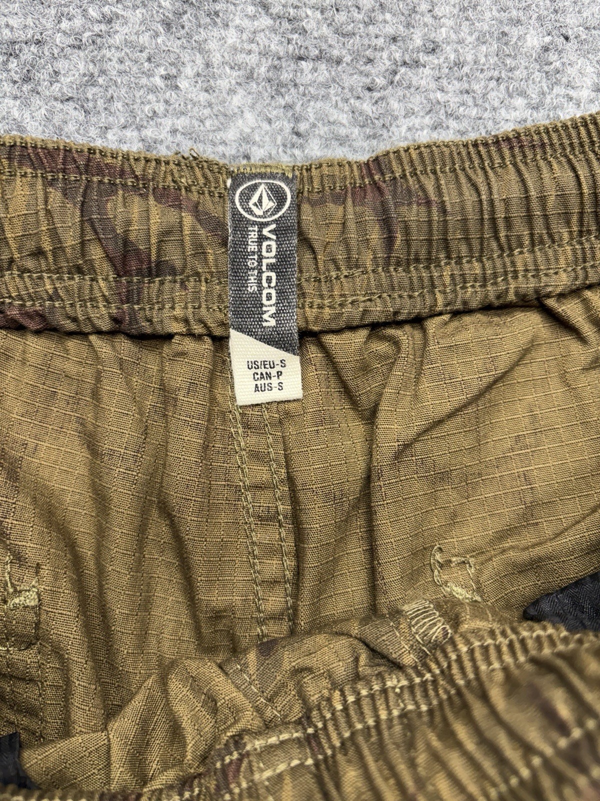 Volcom Men’s Small Olive Green Tribal Print Elastic Waist Pants Cargo Casual