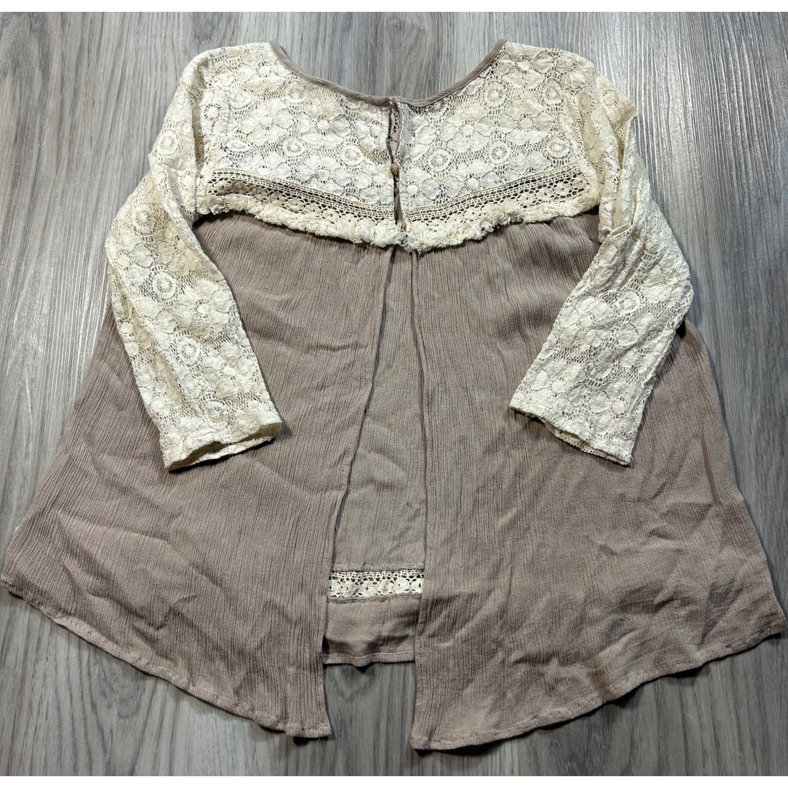 Umgee USA Boho Lace Trimmed Top Beige Women’s Size S boho fringe crochet open