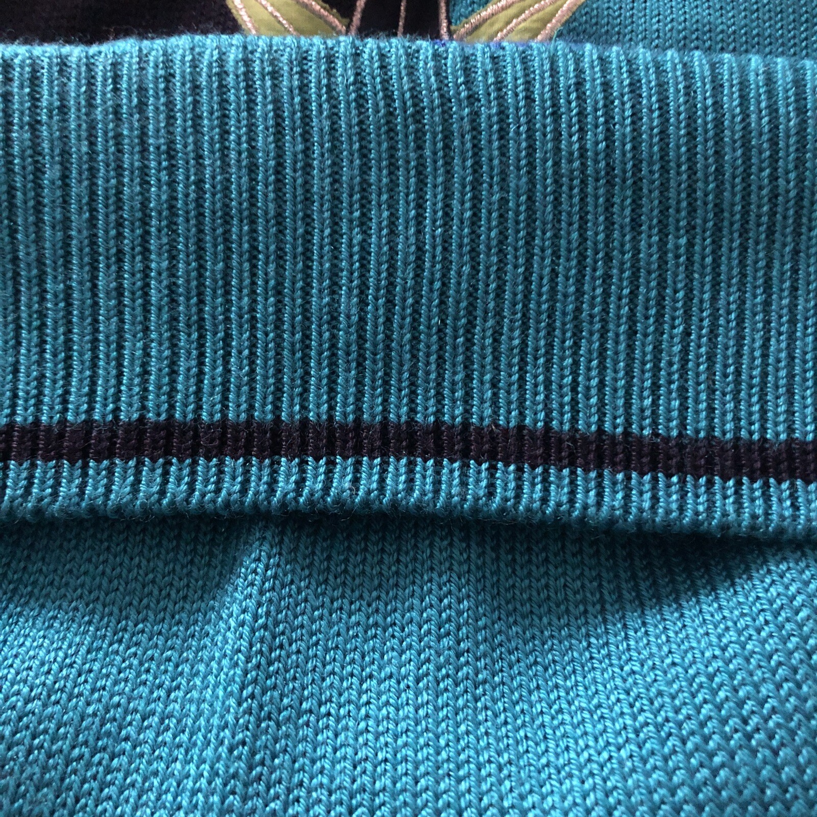 VINTAGE YARELL GREEN/BLUE/BLACK KNITTED JUMPER – SIZE 14 NEW WITHOUT TAGS