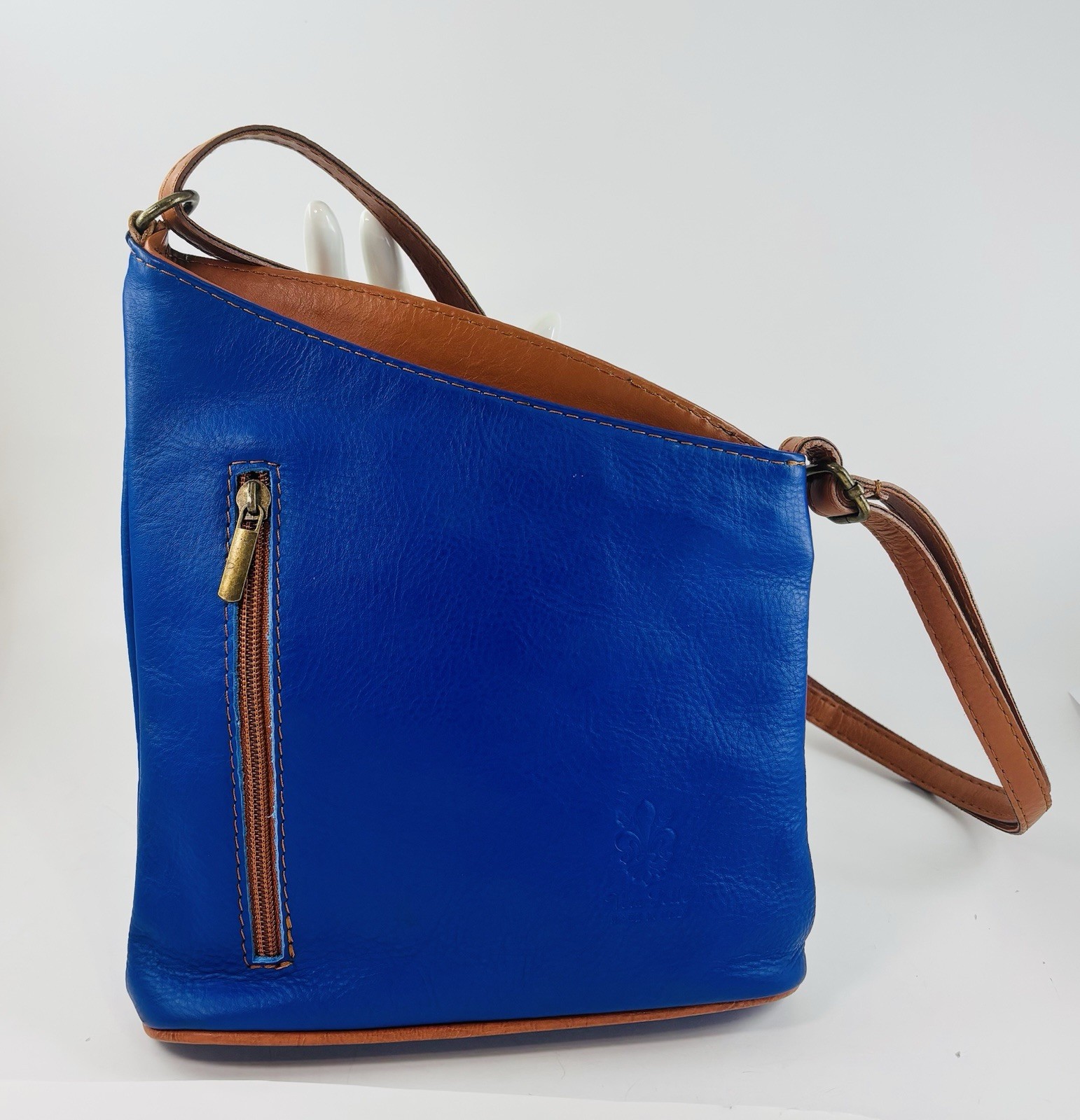 Vera Pelle Italian Leather Crossbody – Cobalt/Brown Adjustable Strap