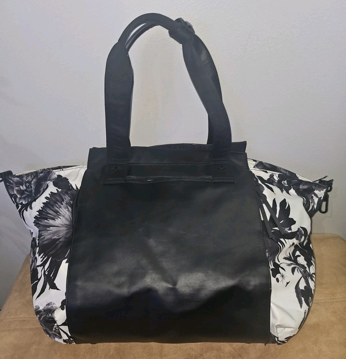 Lululemon Carry Me Om Tote Black White Floral Gym Bag **No Strap** Large -Rare