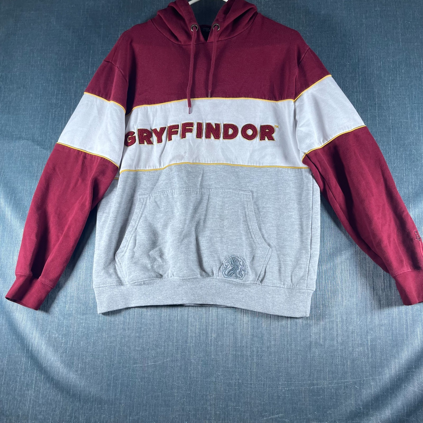 Harry Potter Men’s Hoodie Size M Red Colorblock GRYFFINDOR Sweatshirt