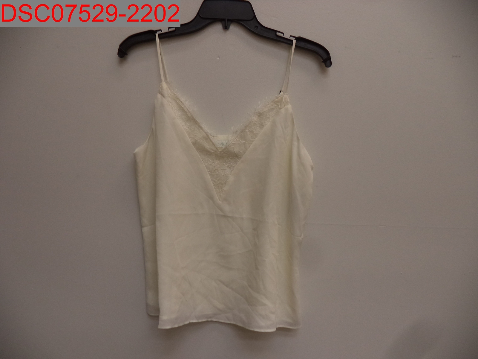 NWT – Stain, Abound Women’s Ivory Lace Trim Crepe Cami Top, Size M 439112773005