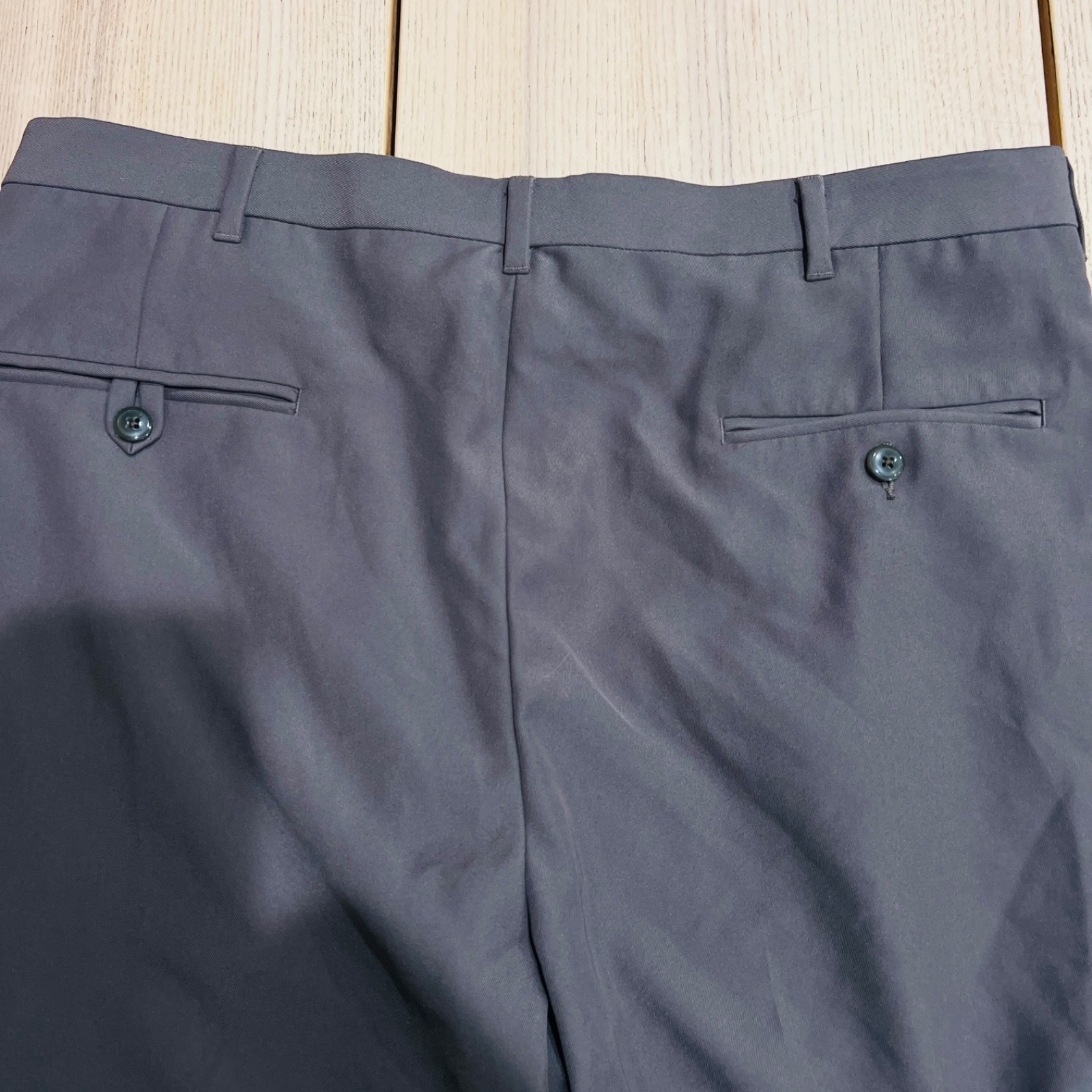 Haggar mens dress pants Gray 36×32 classic fit WPL386 Pleated Cuffs work office