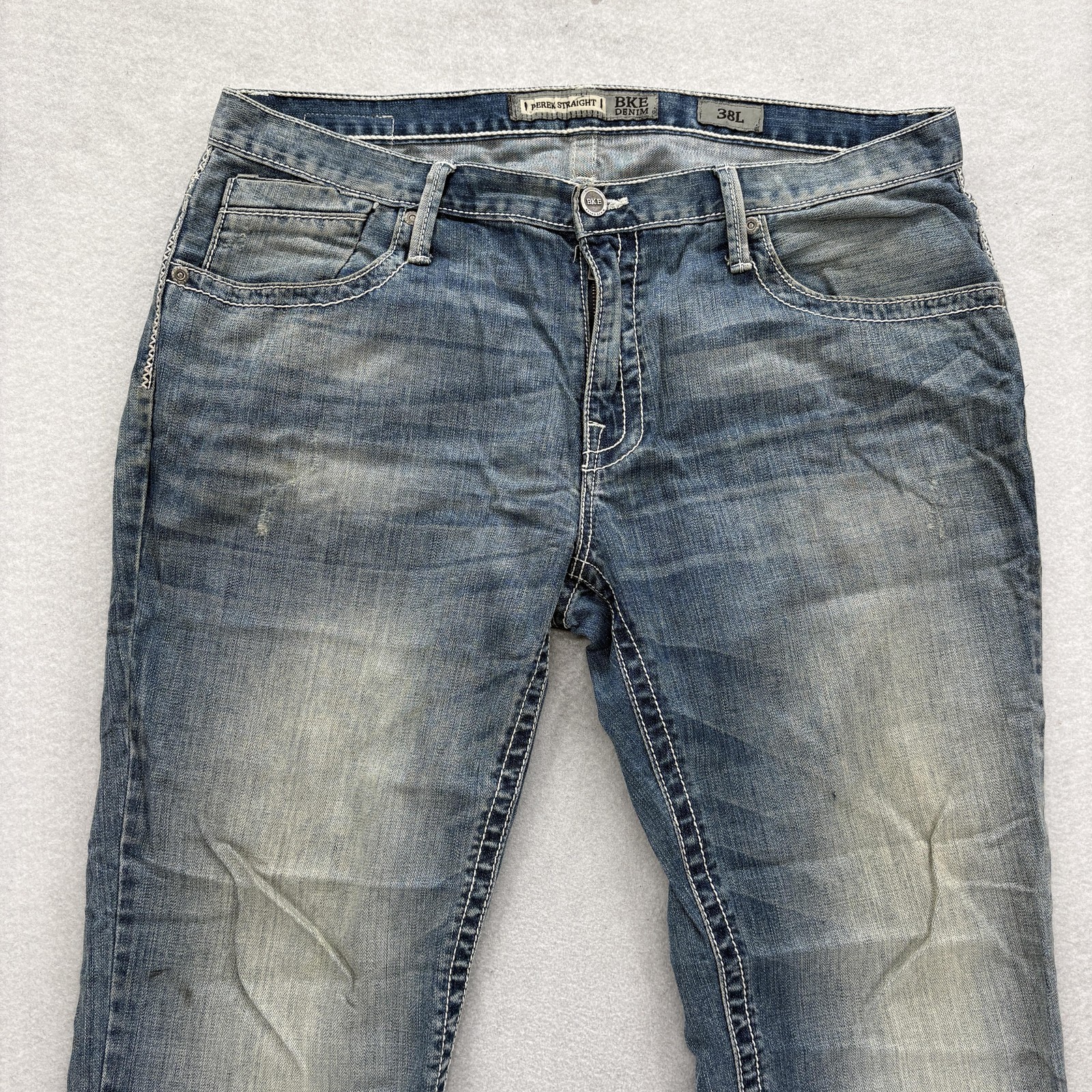 Buckle BKE Derek Straight Jeans Mens 38×34 Blue Wash Relaxed Distressed Denim