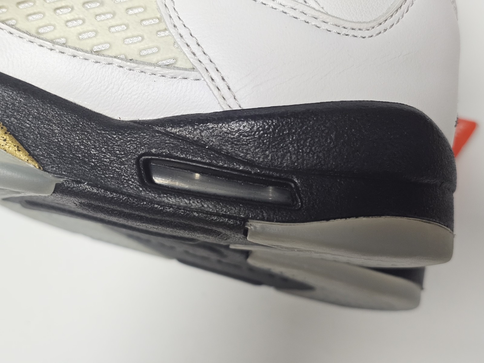 DS SZ. 4.5Y Jordan 5 olympic 2017 GS v 440888 133 bred