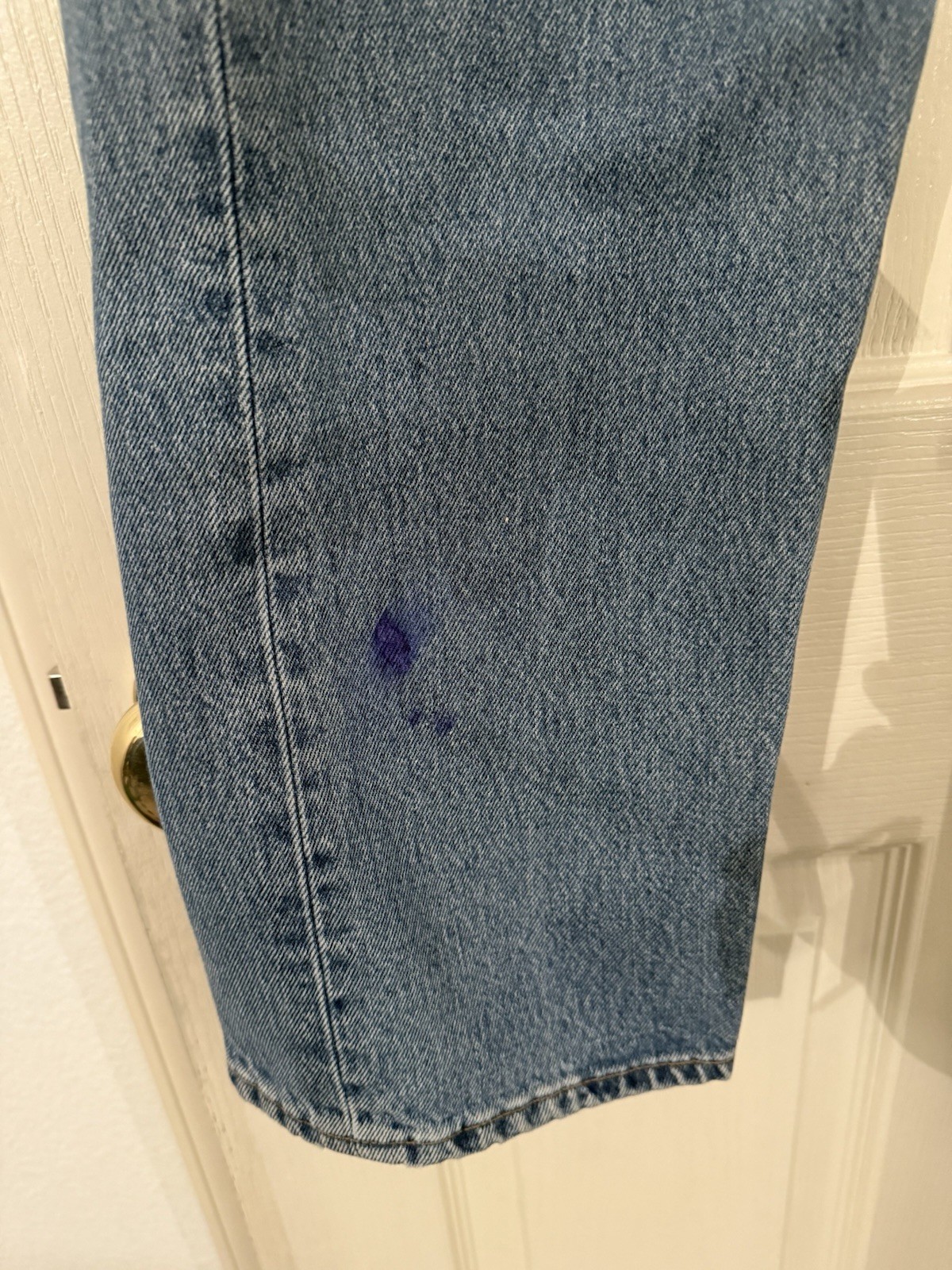 Vintage 1999 Levi’s Men’s Blue Denim Jeans Straight Fit Button Fly size 33X34